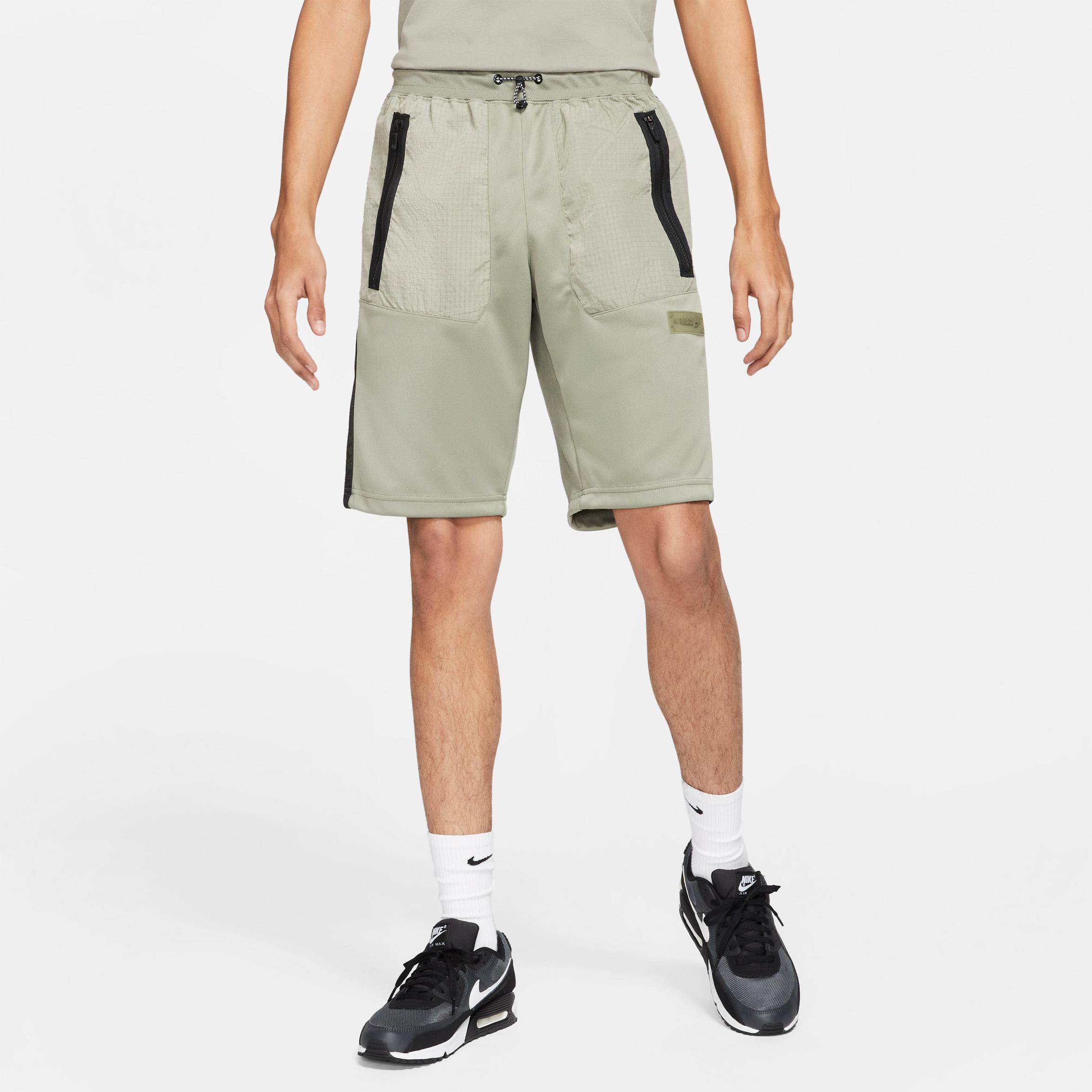 Insistir Contradicción Sacrificio Nike Sportswear Air Max Shorts Green for Men | Lyst UK