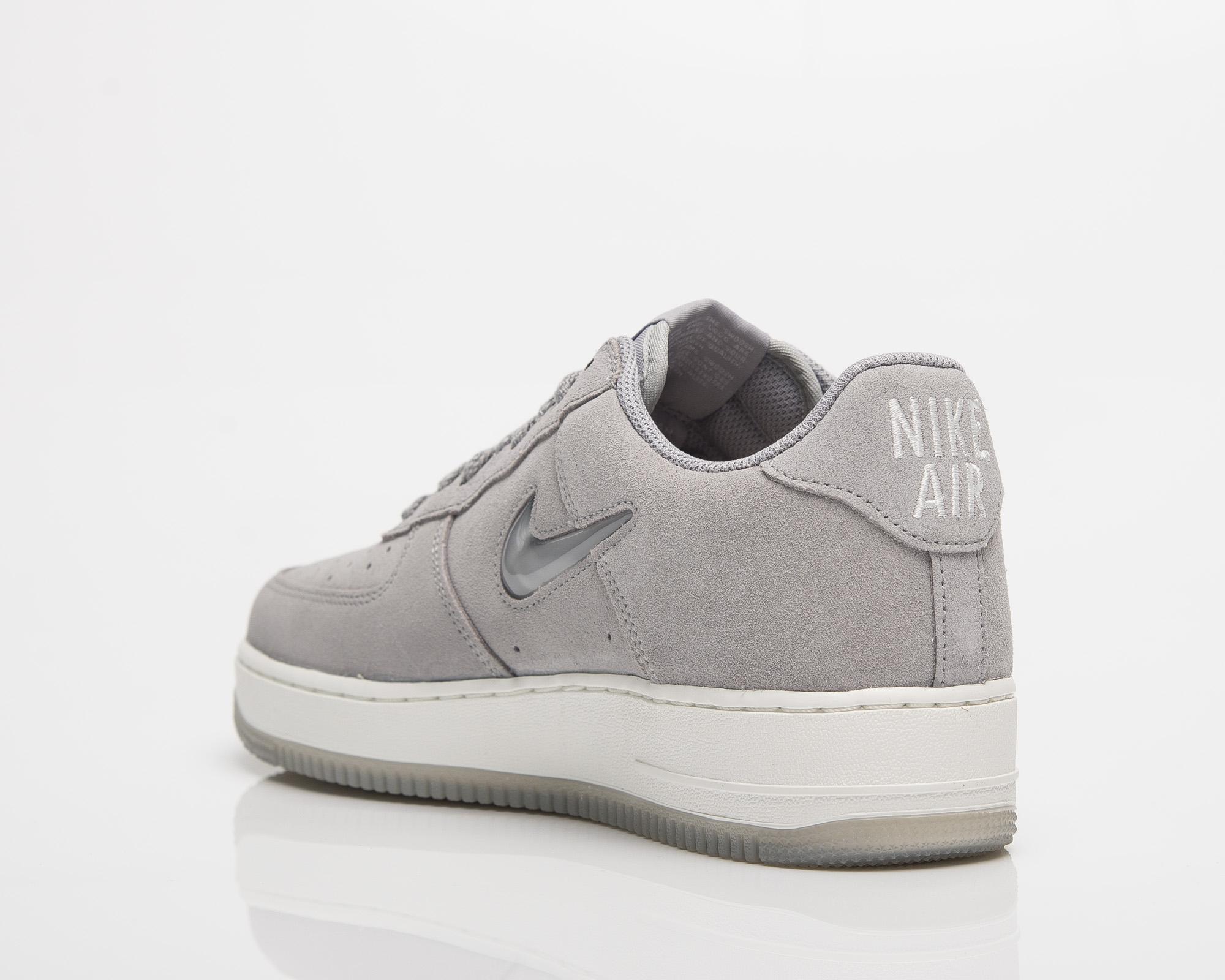 Nike Air Force 1 Low Retro Sneakers in Gray for Men | Lyst