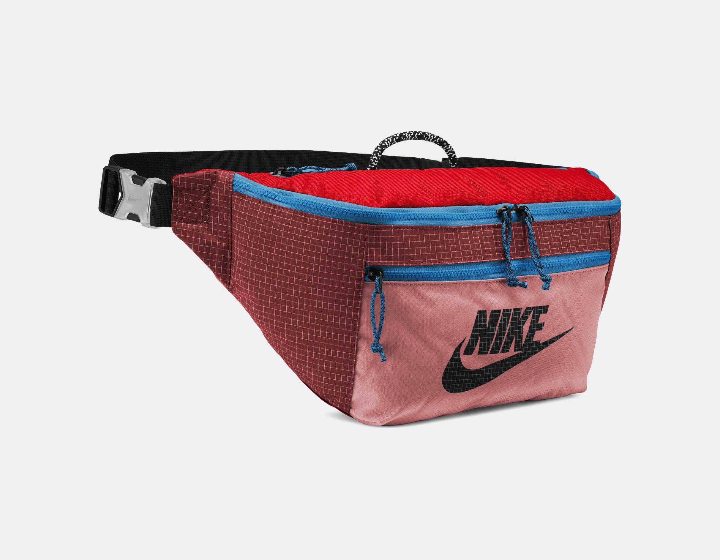 web suspensión vender Nike Tech Waist Bag in Red for Men | Lyst