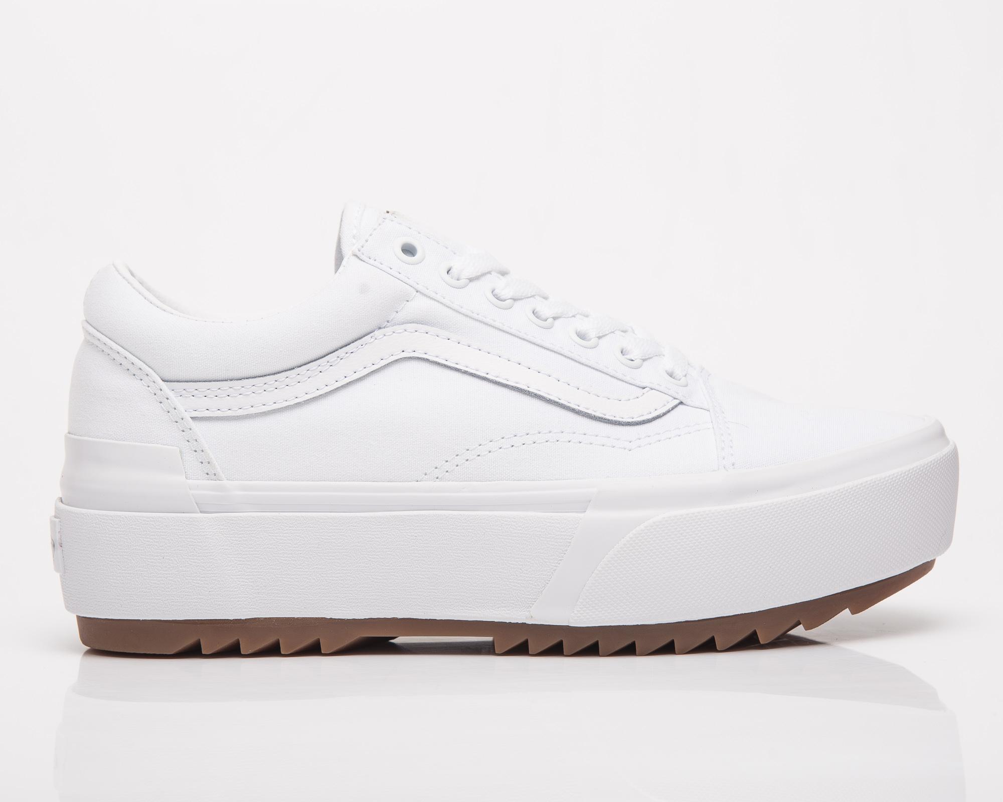 Истинный белый. Vans old school stackform onefit. Истинный белый. Истинный белый. Мокасины vans женские белые на липучках.