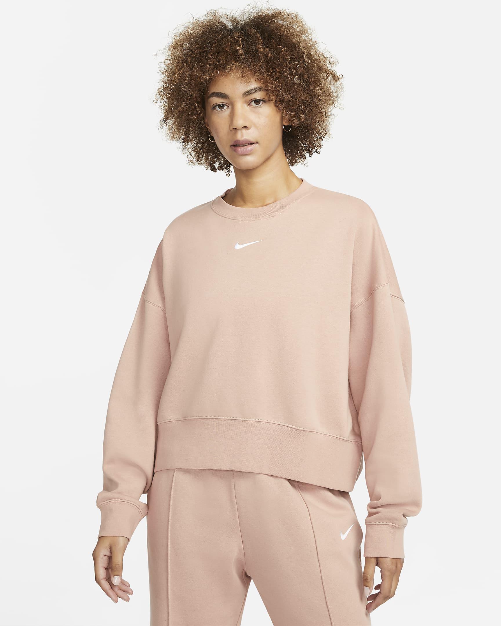 Nike Sportswear Collection Essentials 