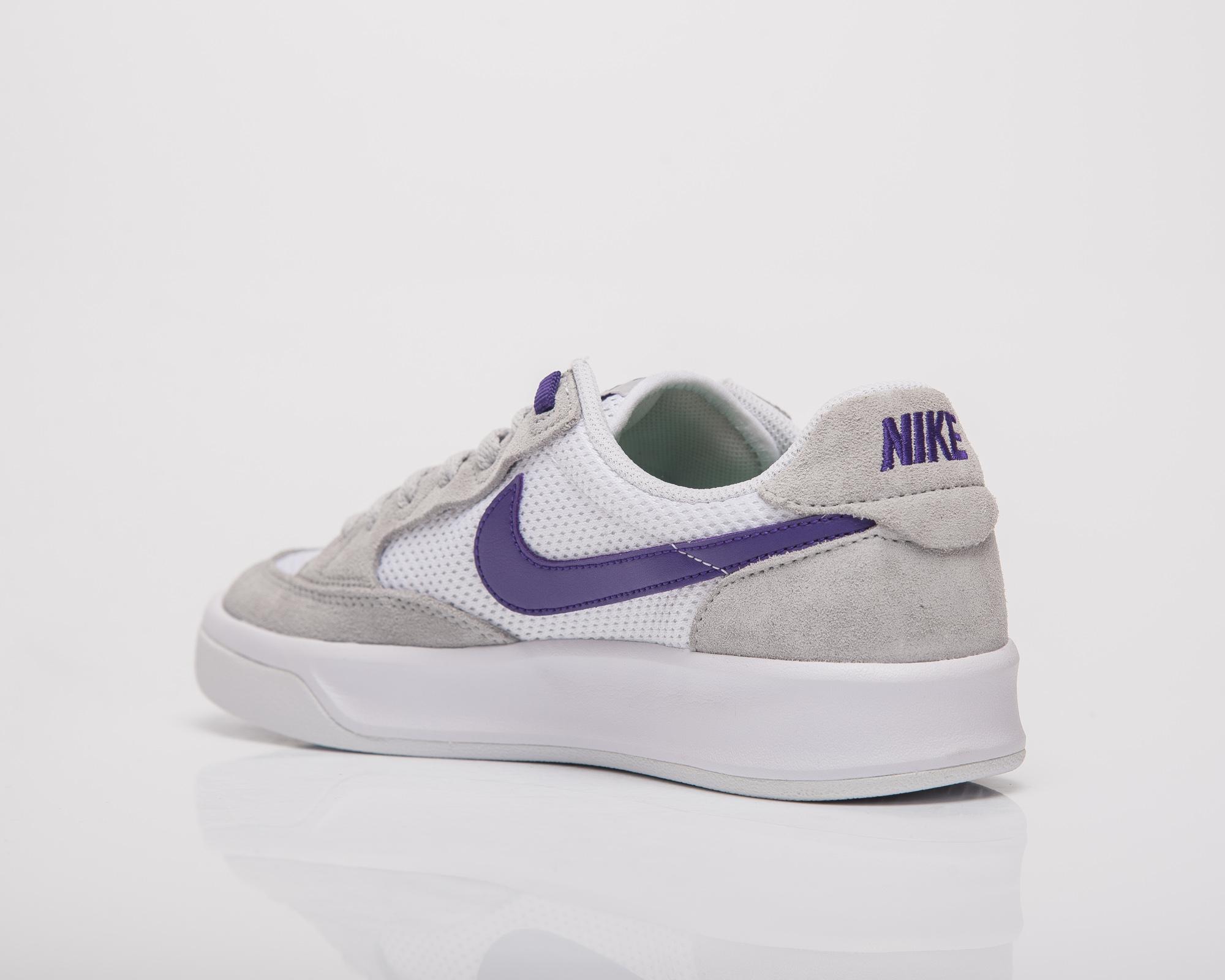 nike adversary on feet