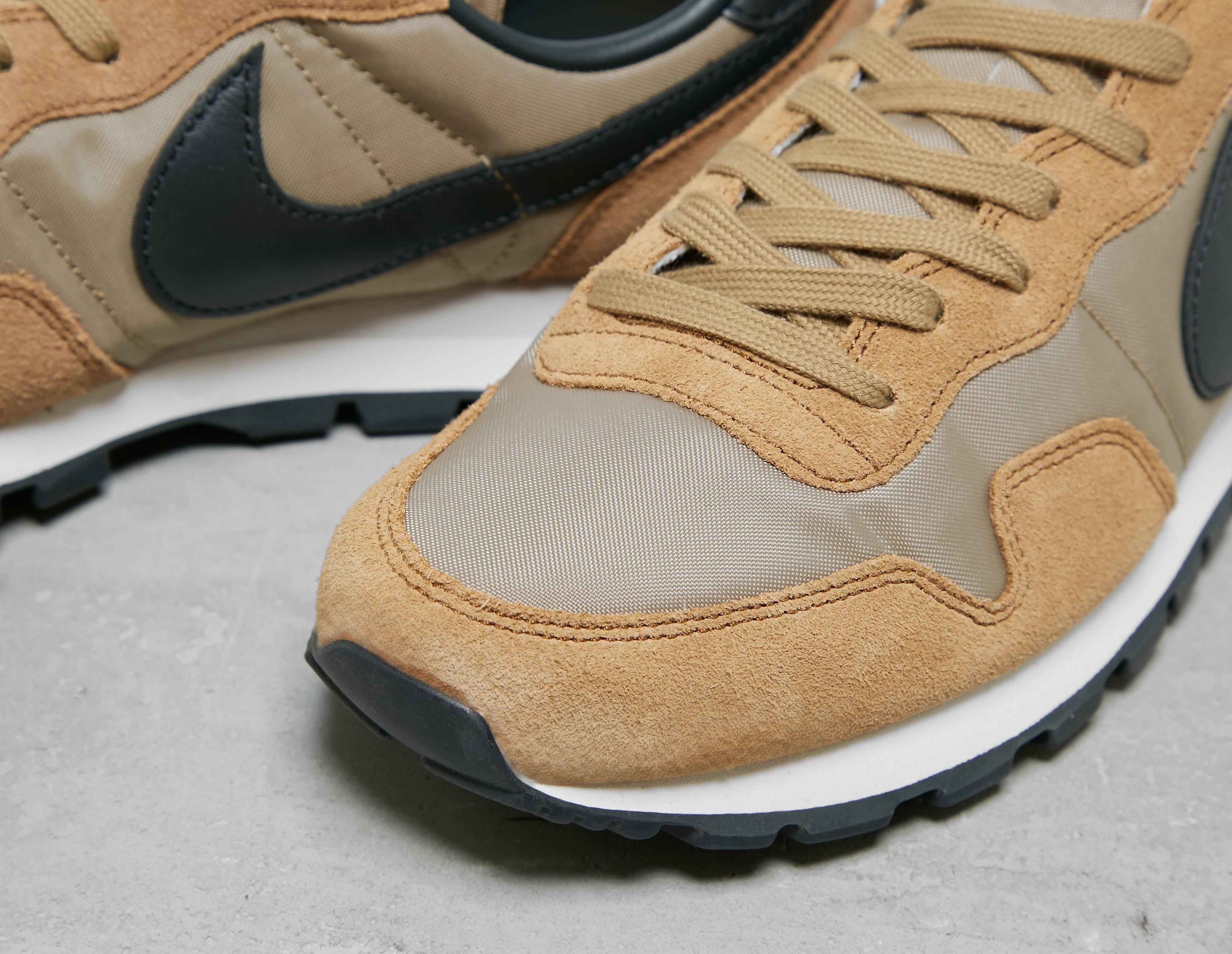 nike air pegasus 83 marron