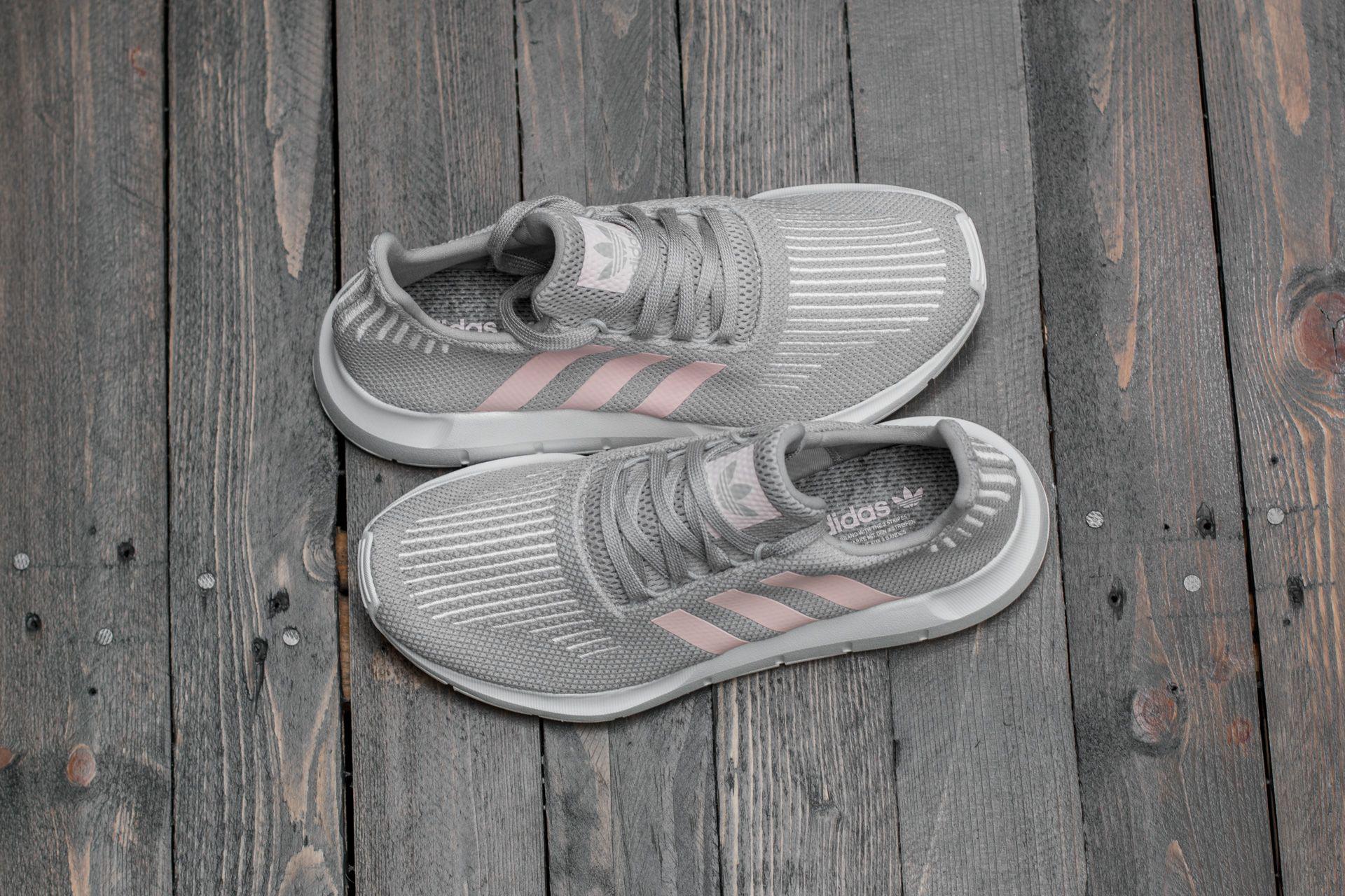 adidas swift run grey two icey pink
