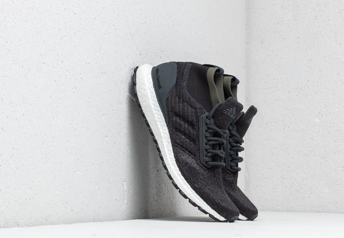 ultraboost shoes core black  cloud white  carbon