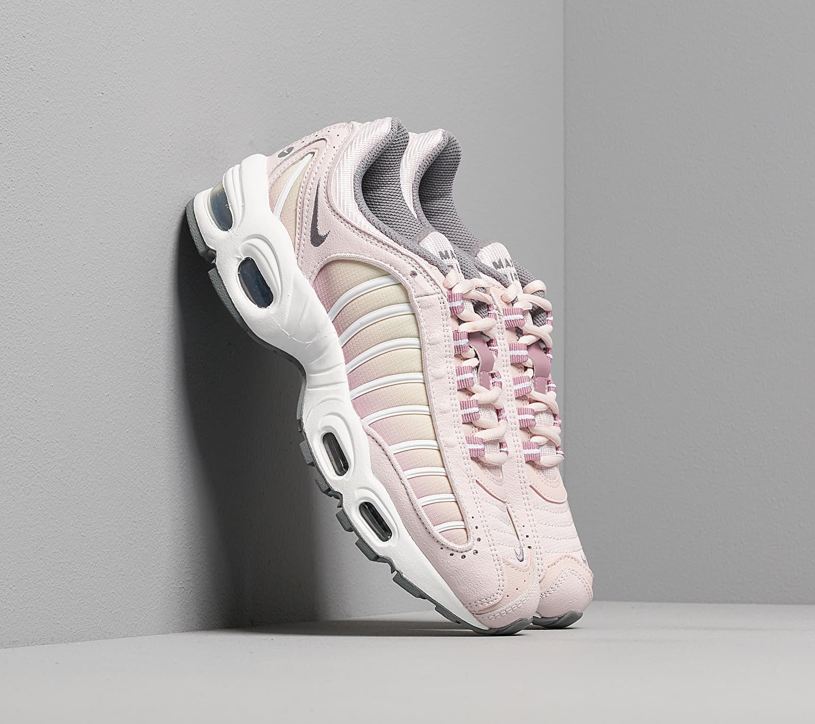 Nike Lace Air Max Tailwind Iv Shoe in Pink | Lyst