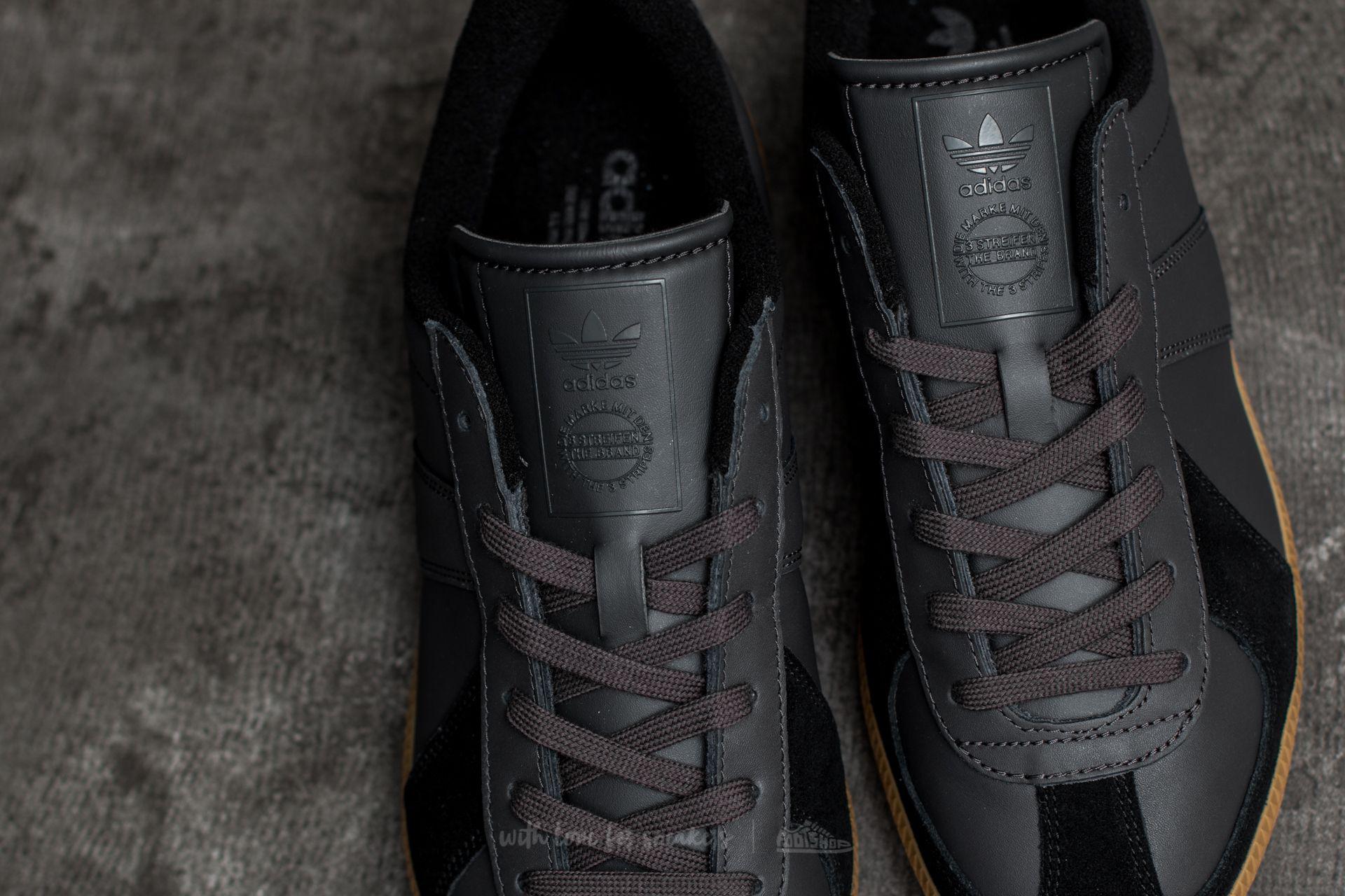 adidas utility black