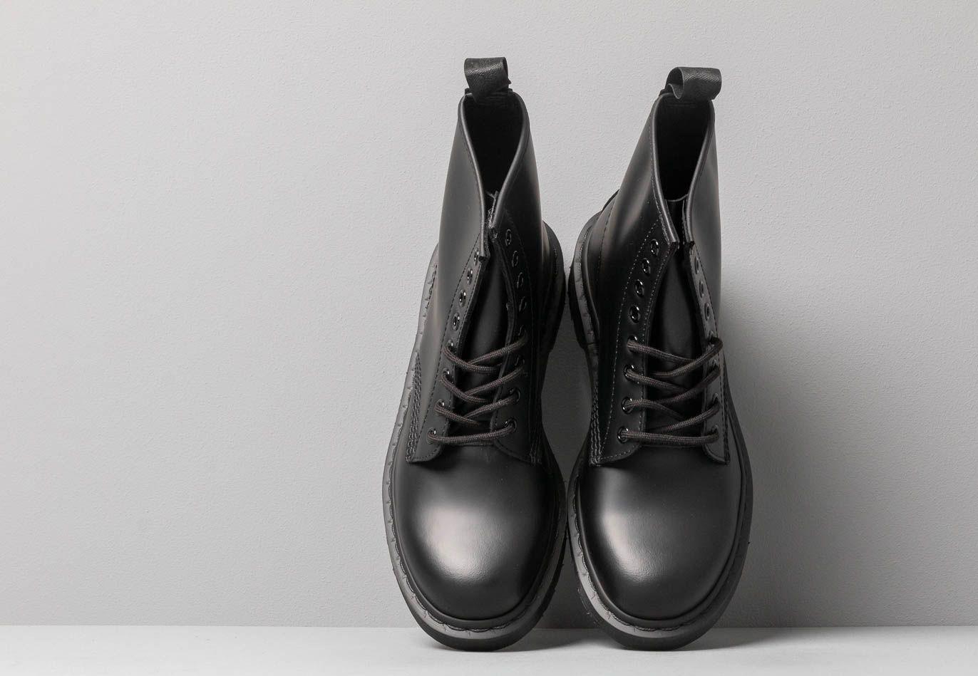 dr martens 1460 smooth mono black