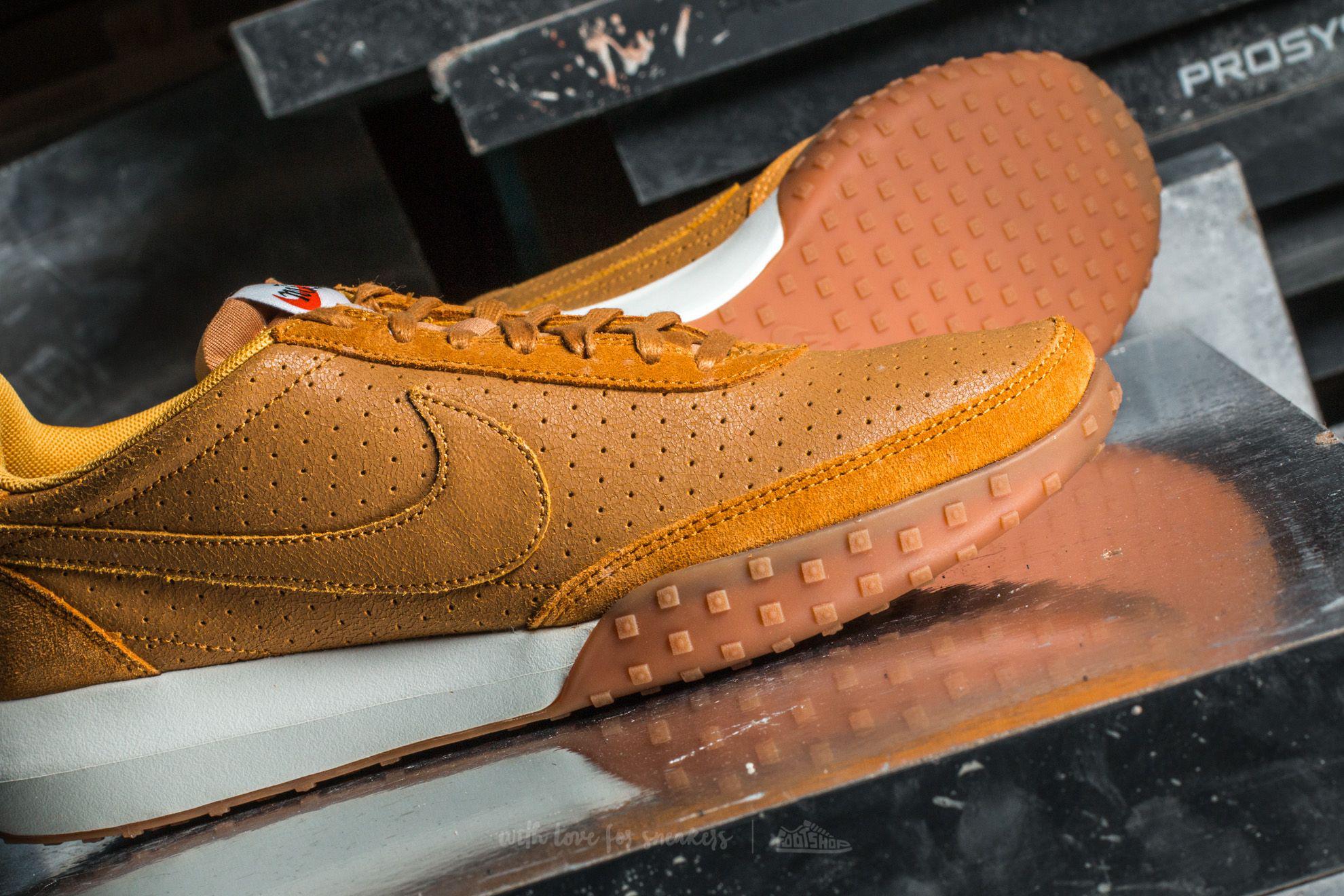 nike roshe one desert ochre