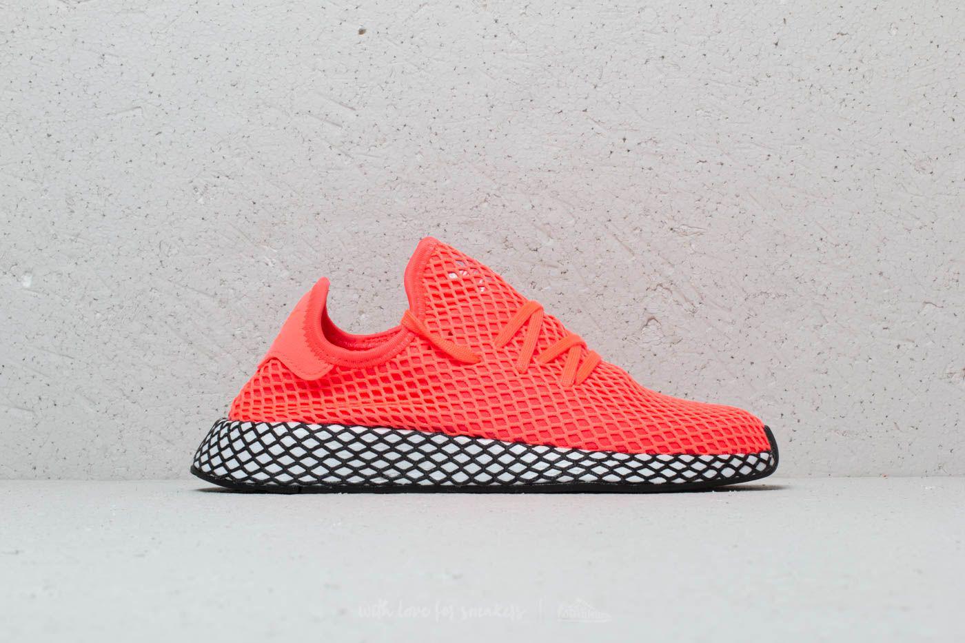 deerupt red black