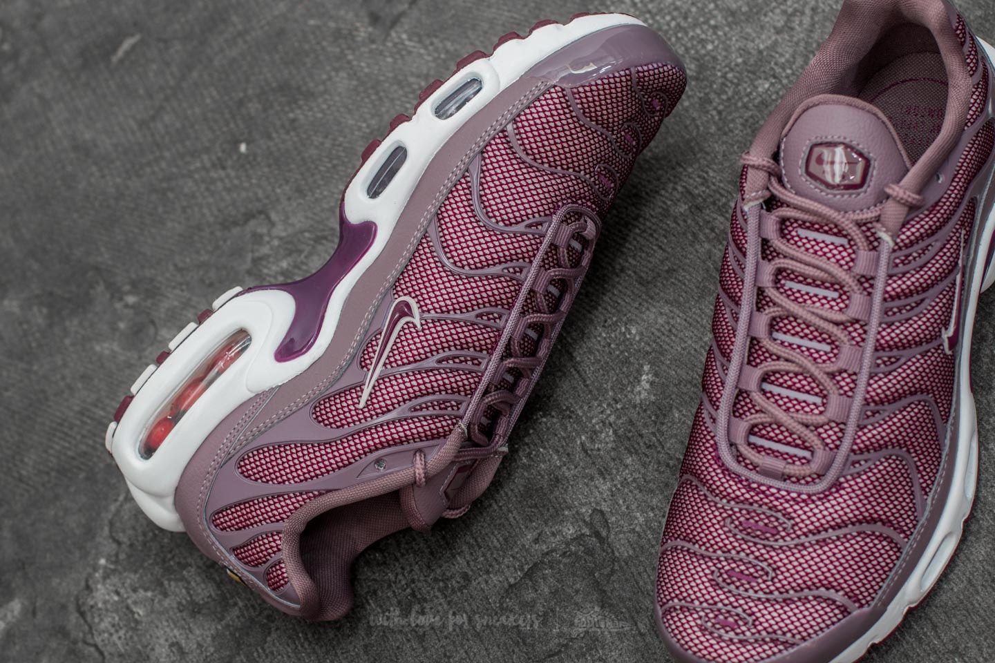 Nike Rubber Wmns Air Max Plus Taupe Grey/ Bordeaux-silt Red - Lyst