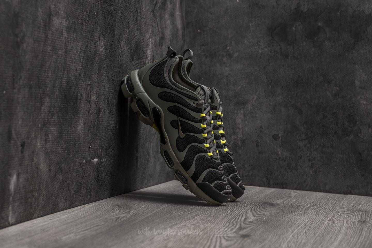 nike air max plus tn ultra black
