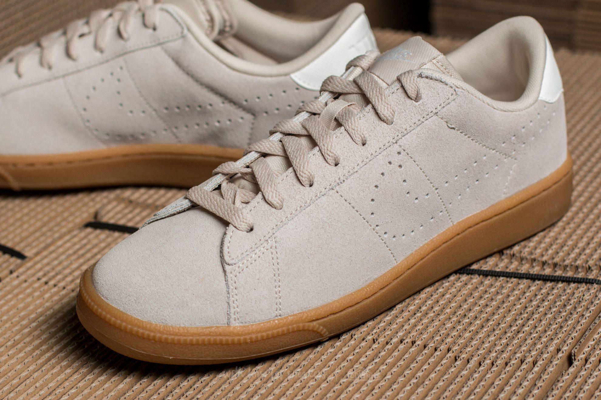nike tennis classic suede