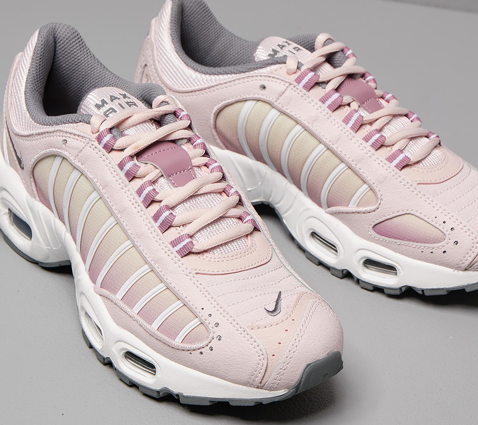 Nike Lace Air Max Tailwind Iv Shoe in Pink | Lyst بريق قهوه