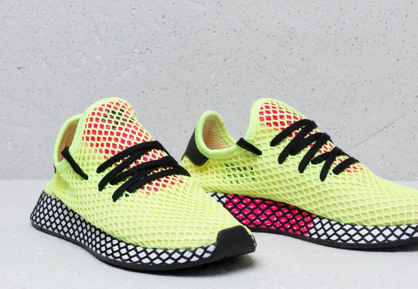 black and pink deerupt