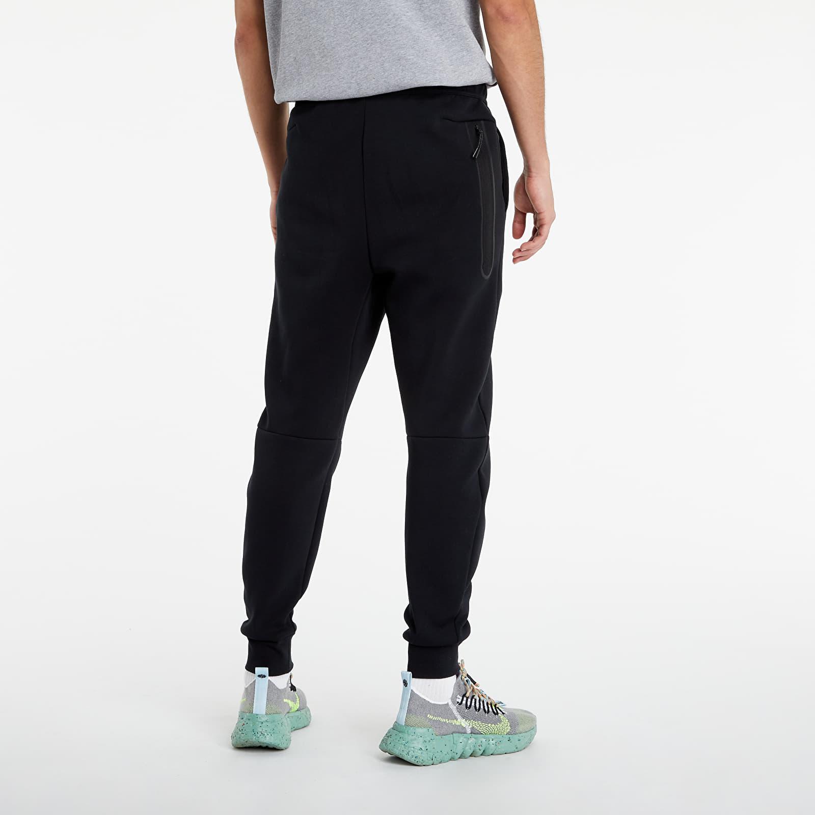 nike tech fleece joggers black