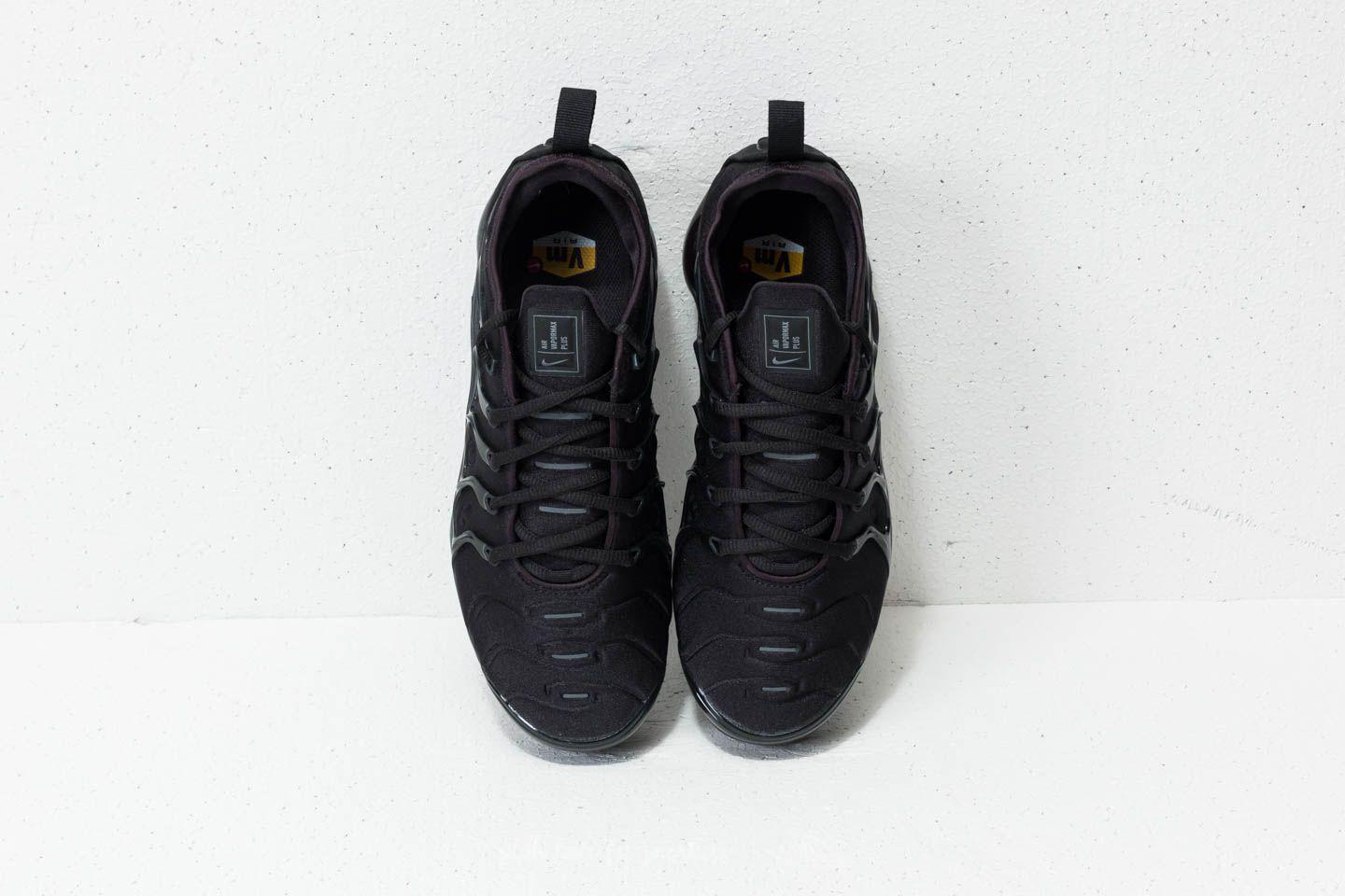 vapormax plus footshop
