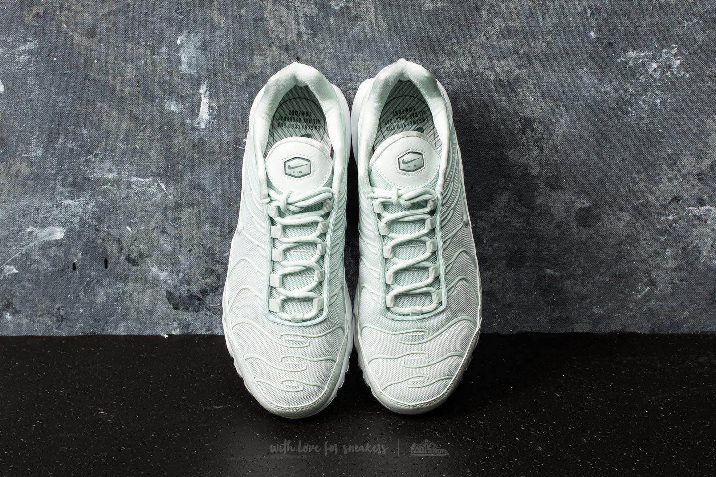 nike air max plus barely grey