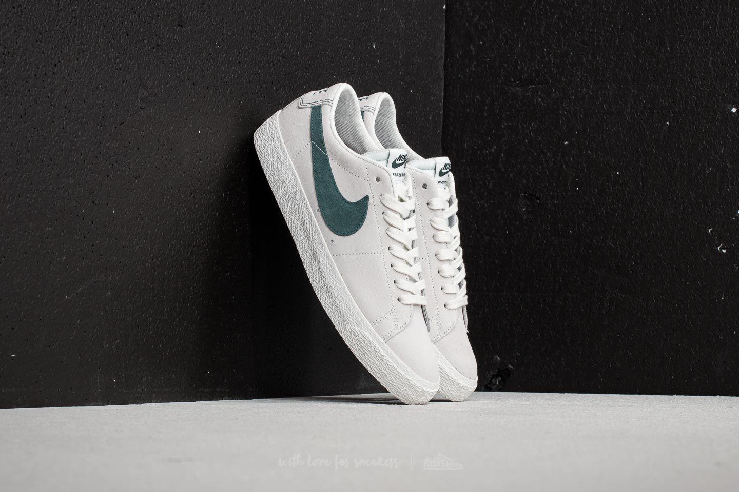 nike sb blazer low summit white