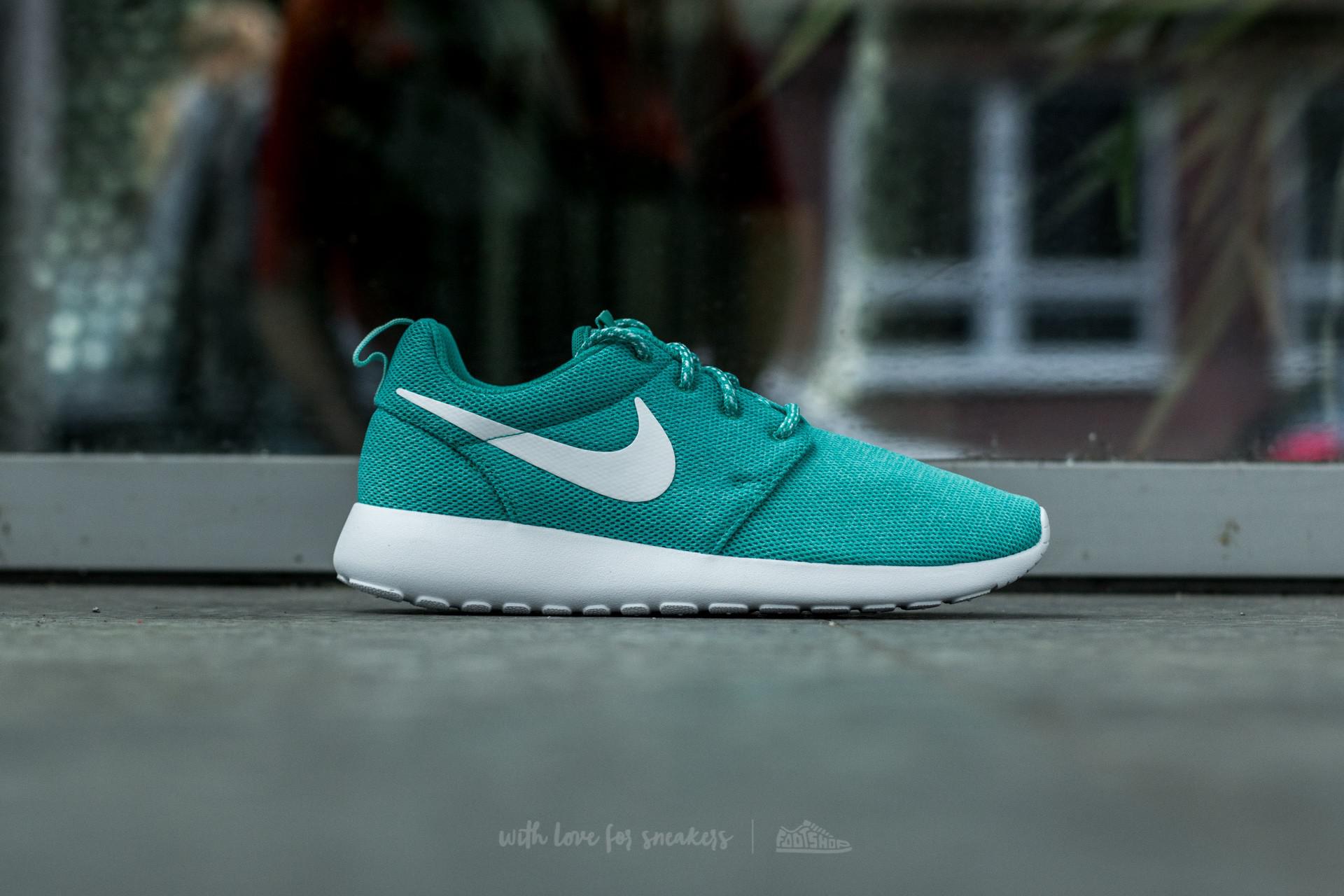 nike roshe turquoise