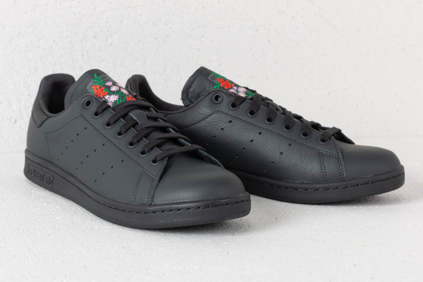 stan smith black carbon
