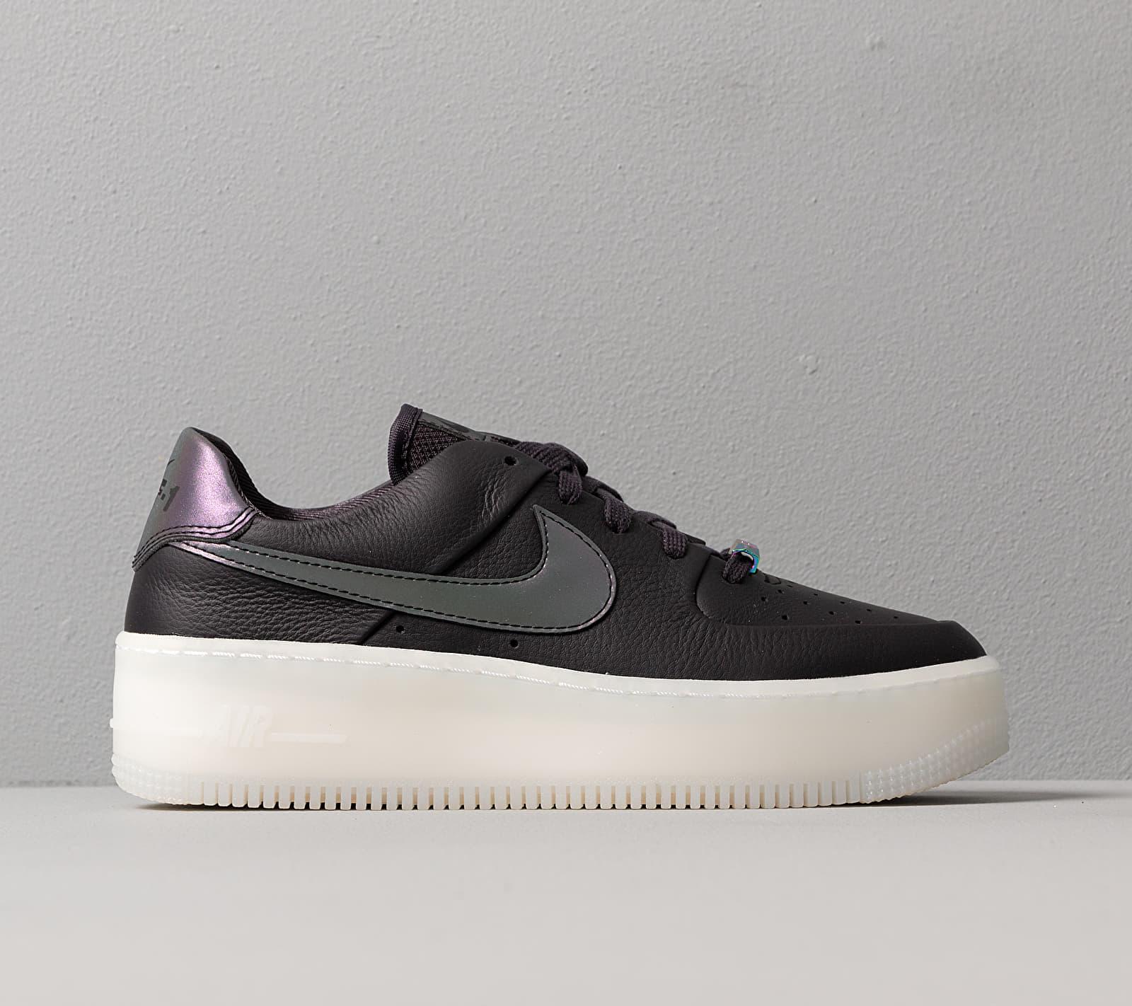 Nike W Air Force 1 Sage Low Lx Oil Grey/ Blank-white in Gray | Lyst