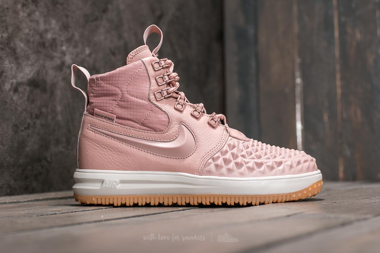 nike duckboot pink