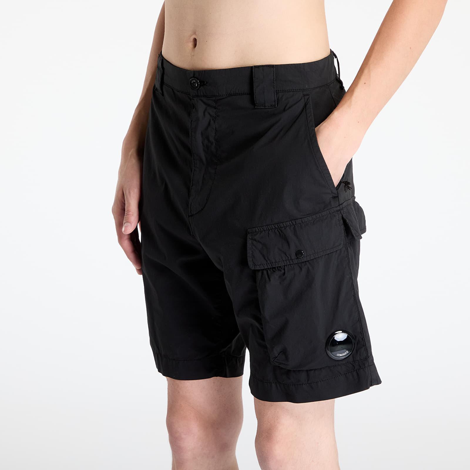 パンツ C.P. Company 50 FILI STRETCH SHORT PANTS C.P. Company Shorts 50 Fili Stretch Cargo Shorts in Black