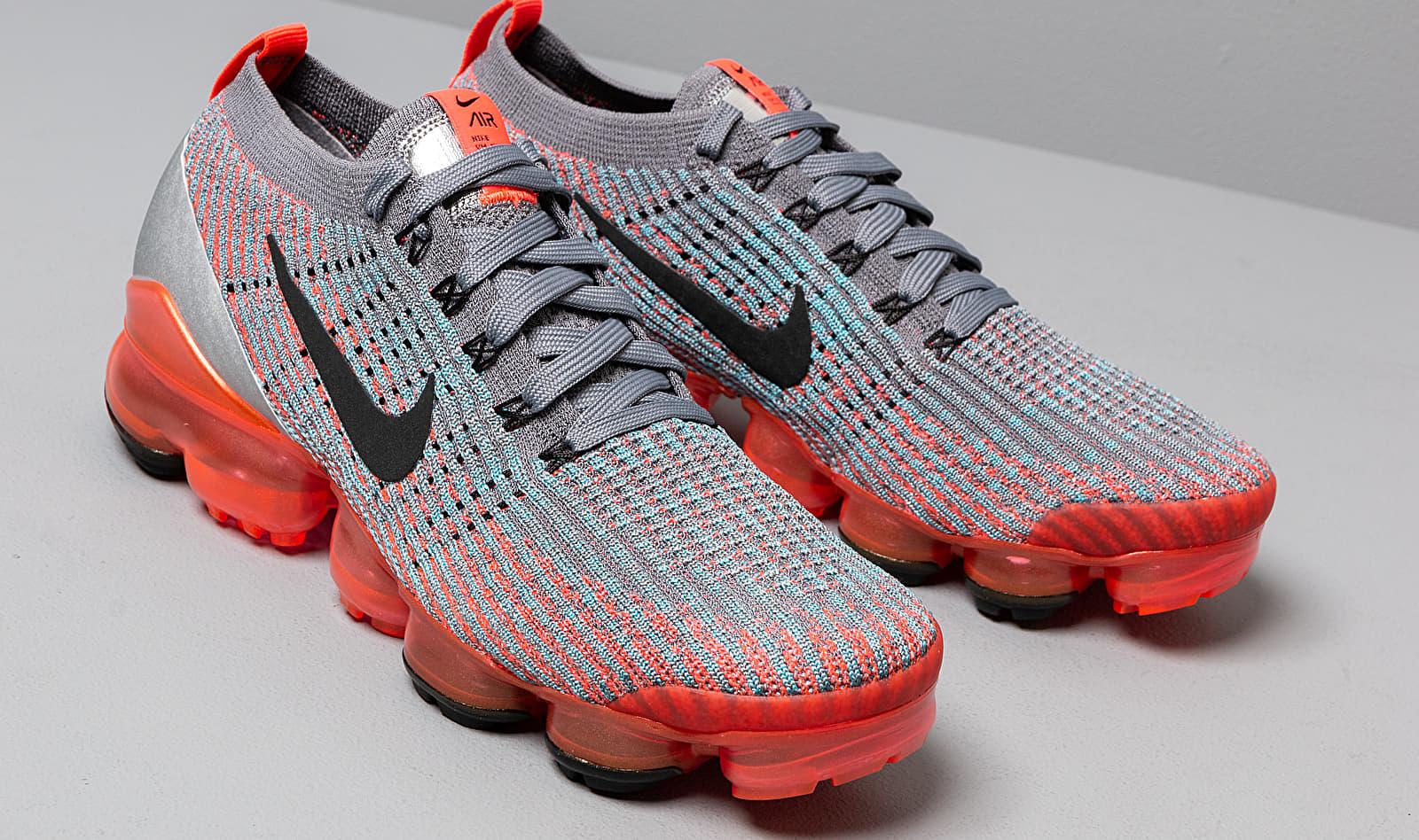 Nike W Air Vapormax Flyknit 3 Flash Crimson/ Black-cool Grey-blue Fury in Red - Lyst
