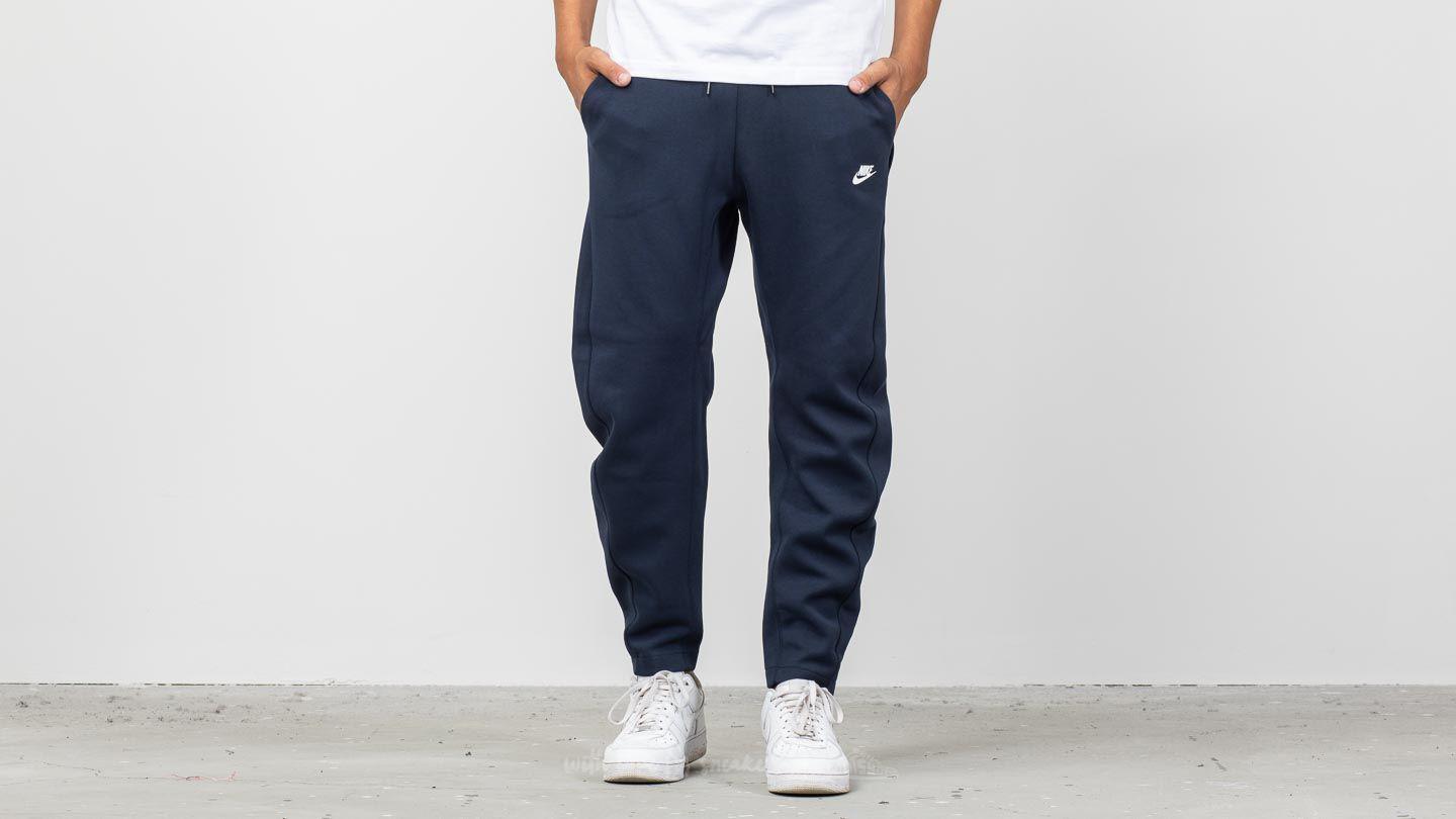 obsidian nike tech fleece