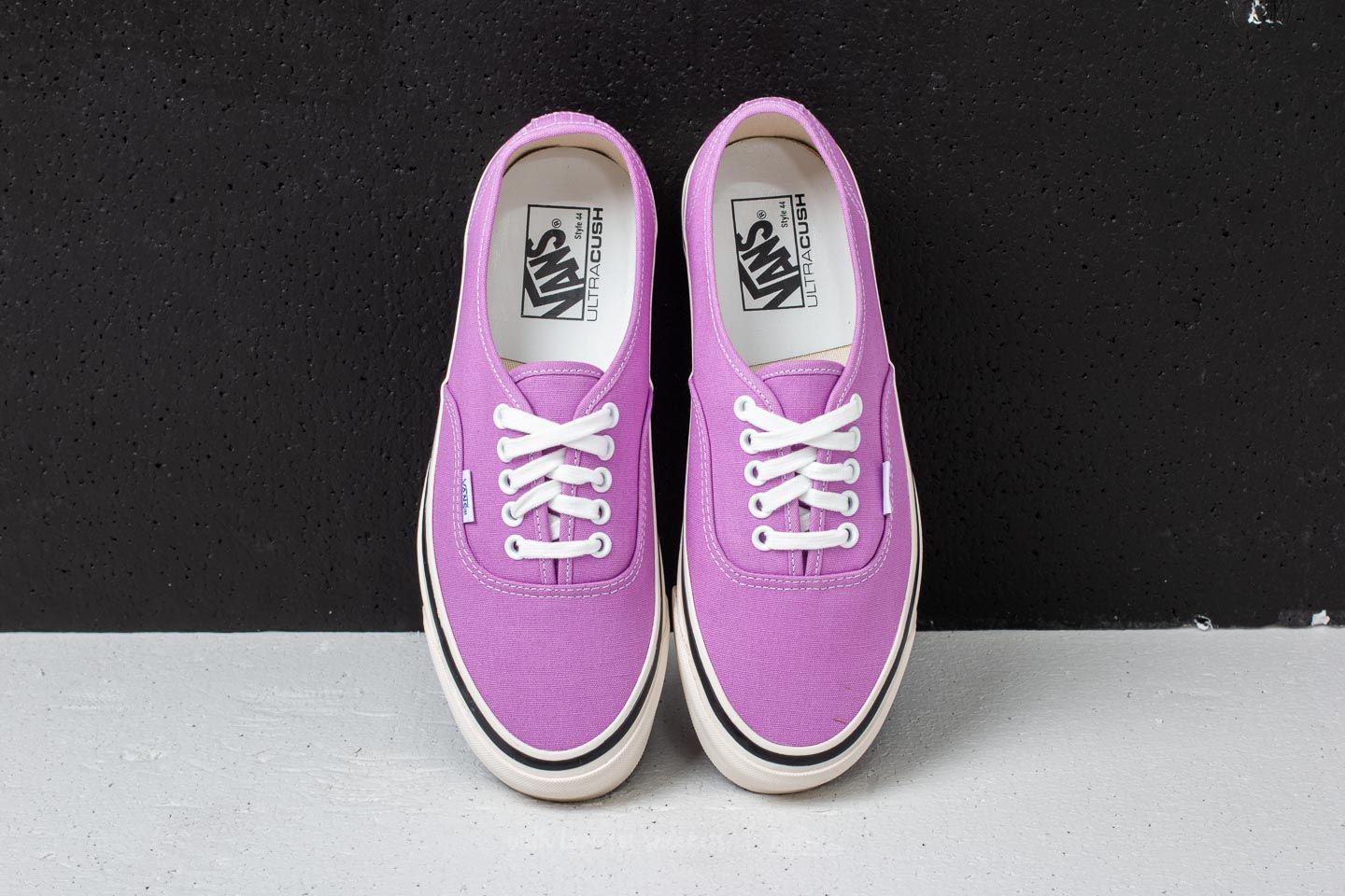 vans authentic lila