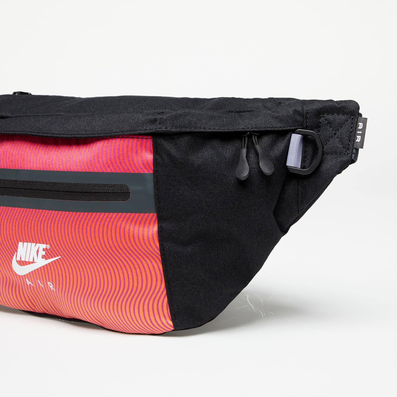 Nike Gürteltasche elemental premium fanny pack black/ black/ white