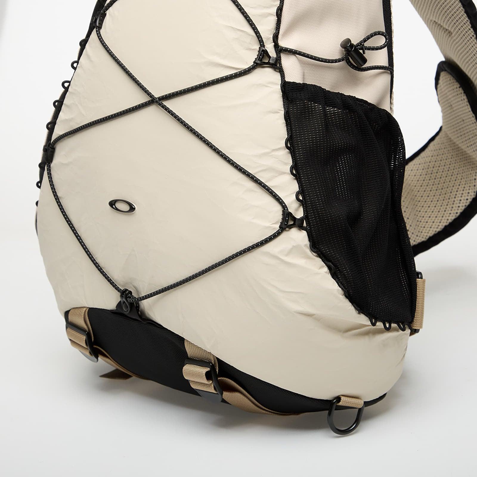 Oakley Latitude Sling Pack in Natural | Lyst