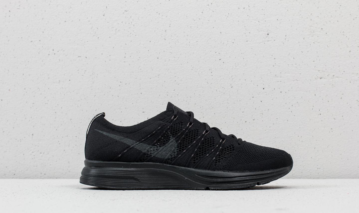 mens flyknit trainers