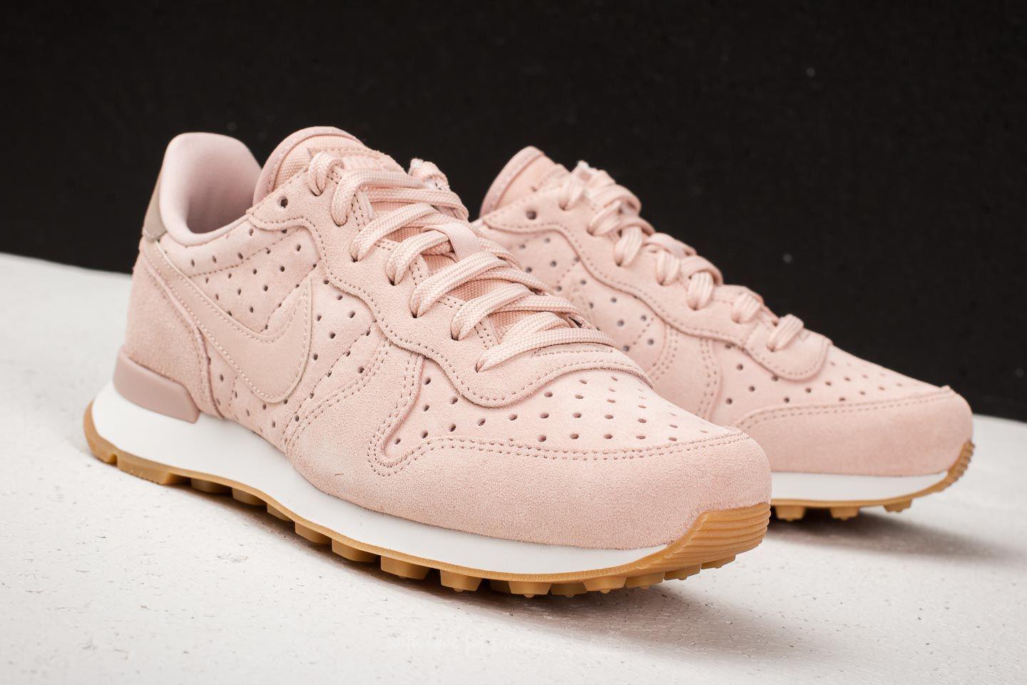 nike internationalist particle beige