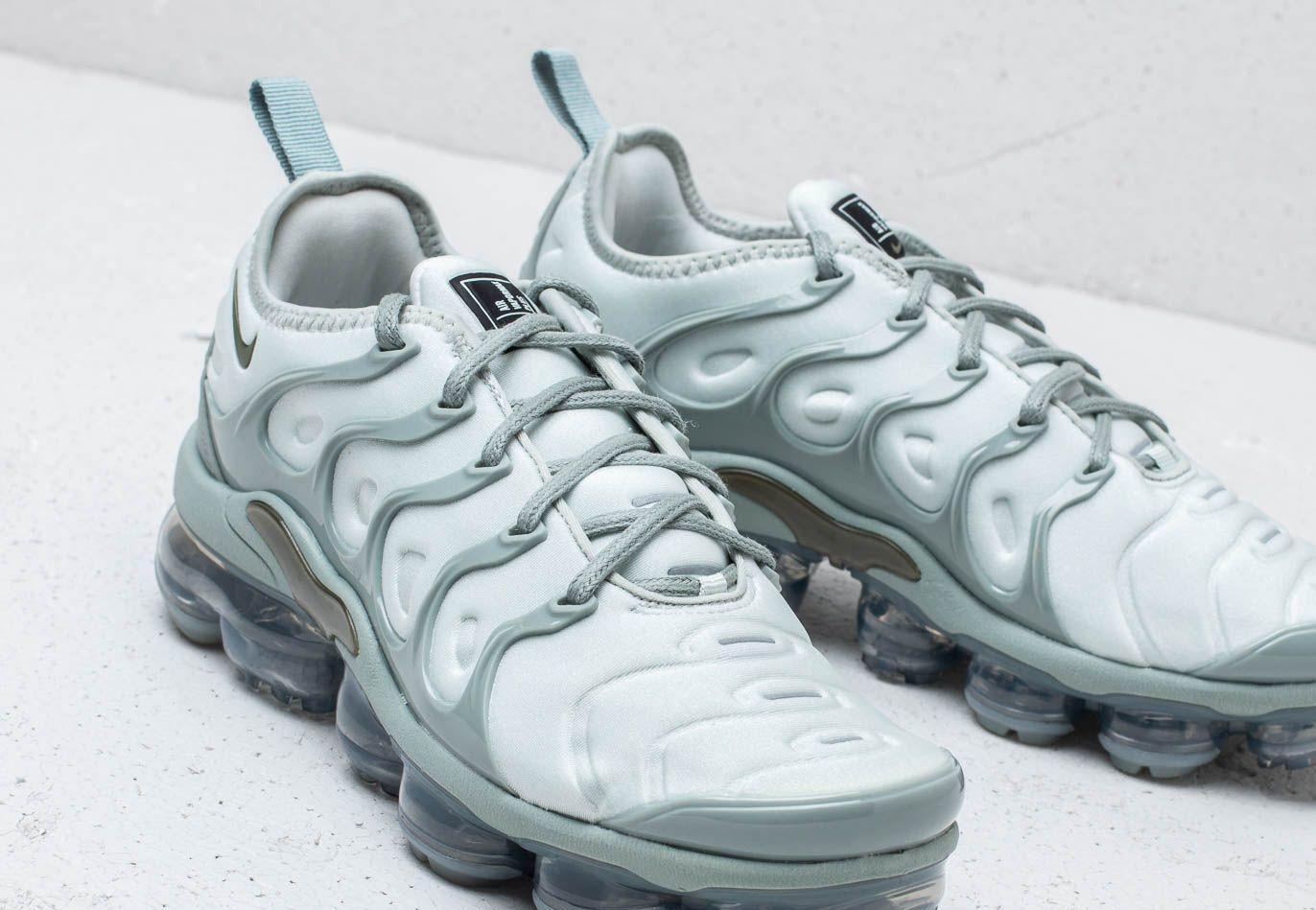 grey and green vapormax plus