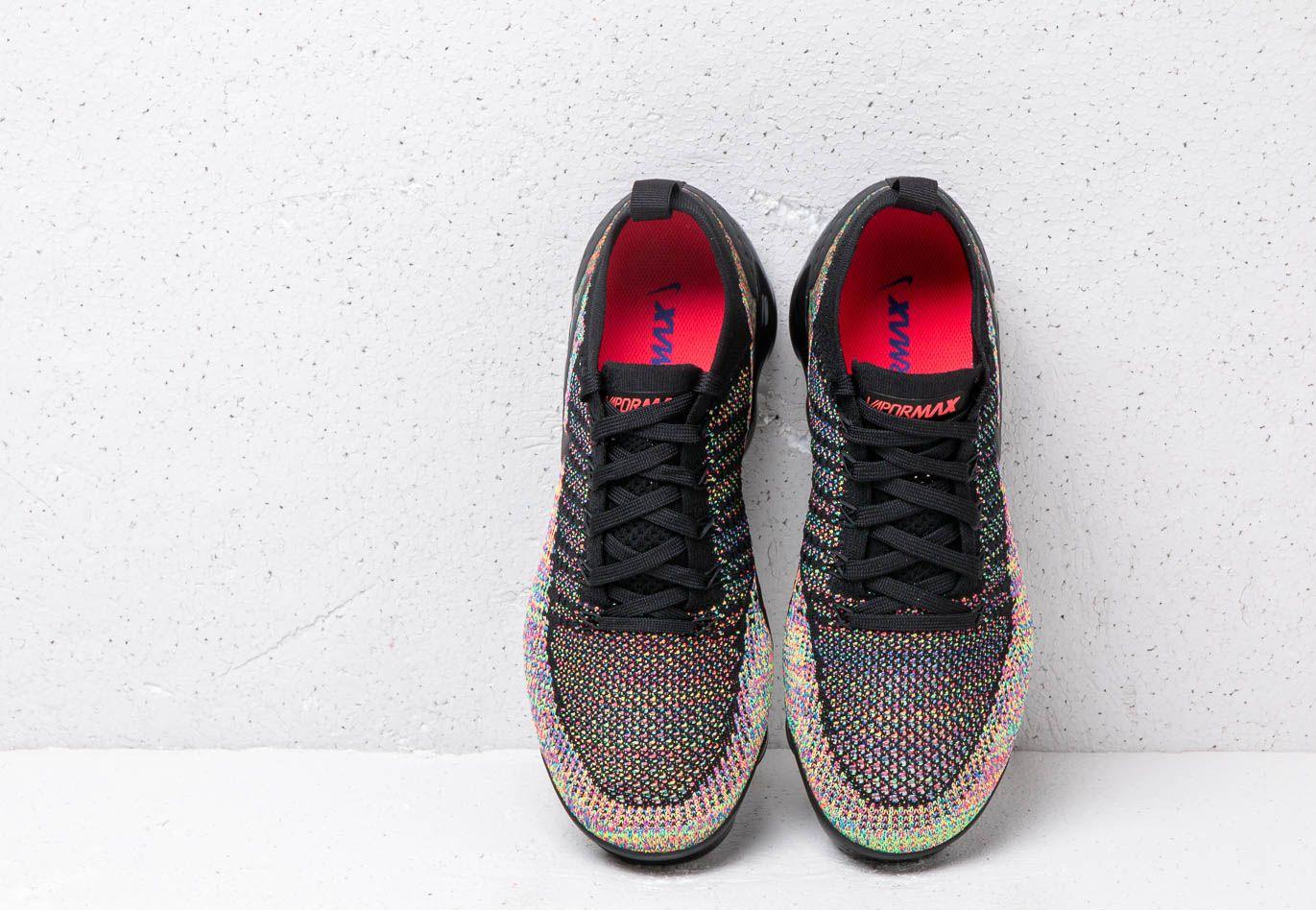 nike air vapormax flyknit 2 black racer pink