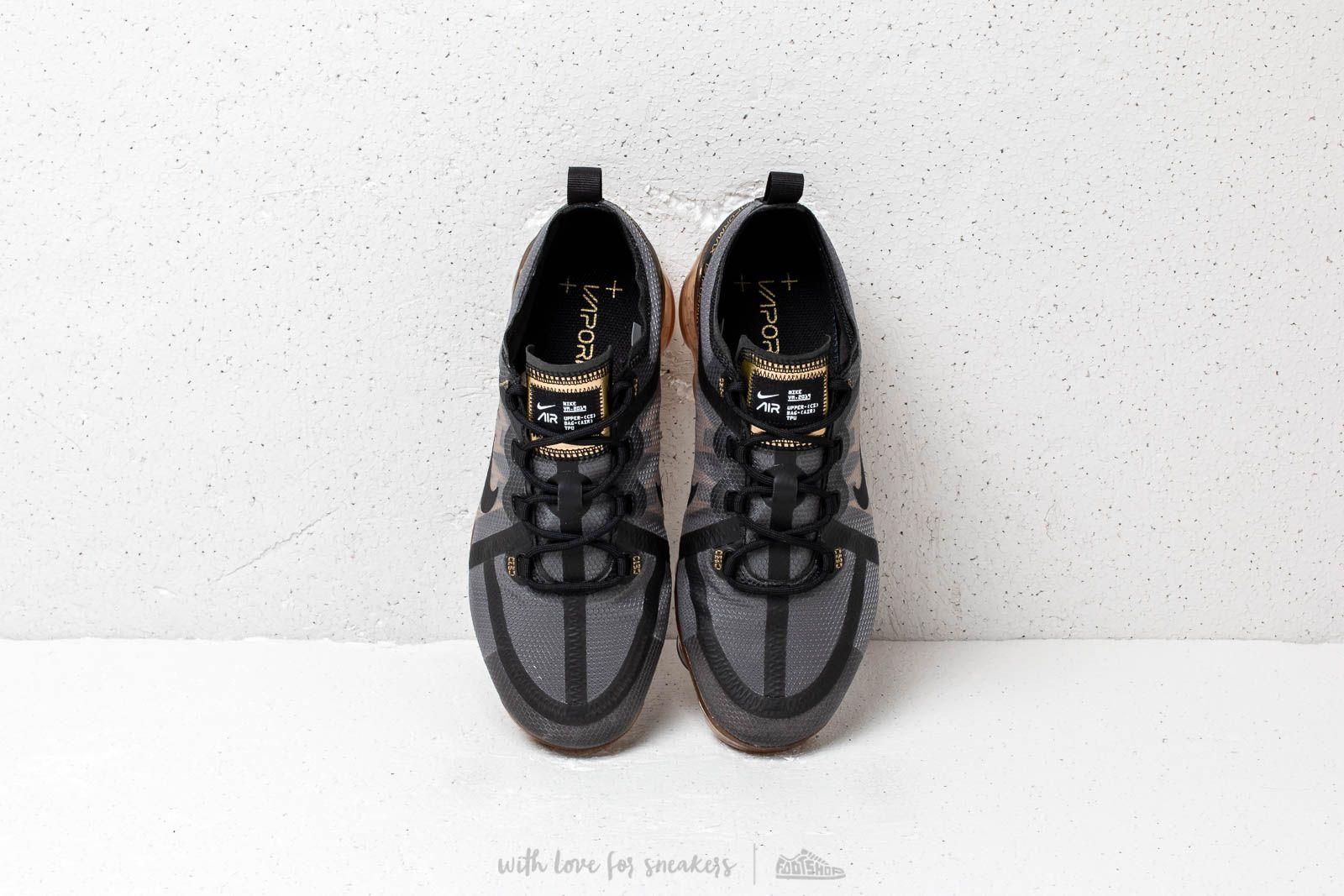 black and gold vapormax mens