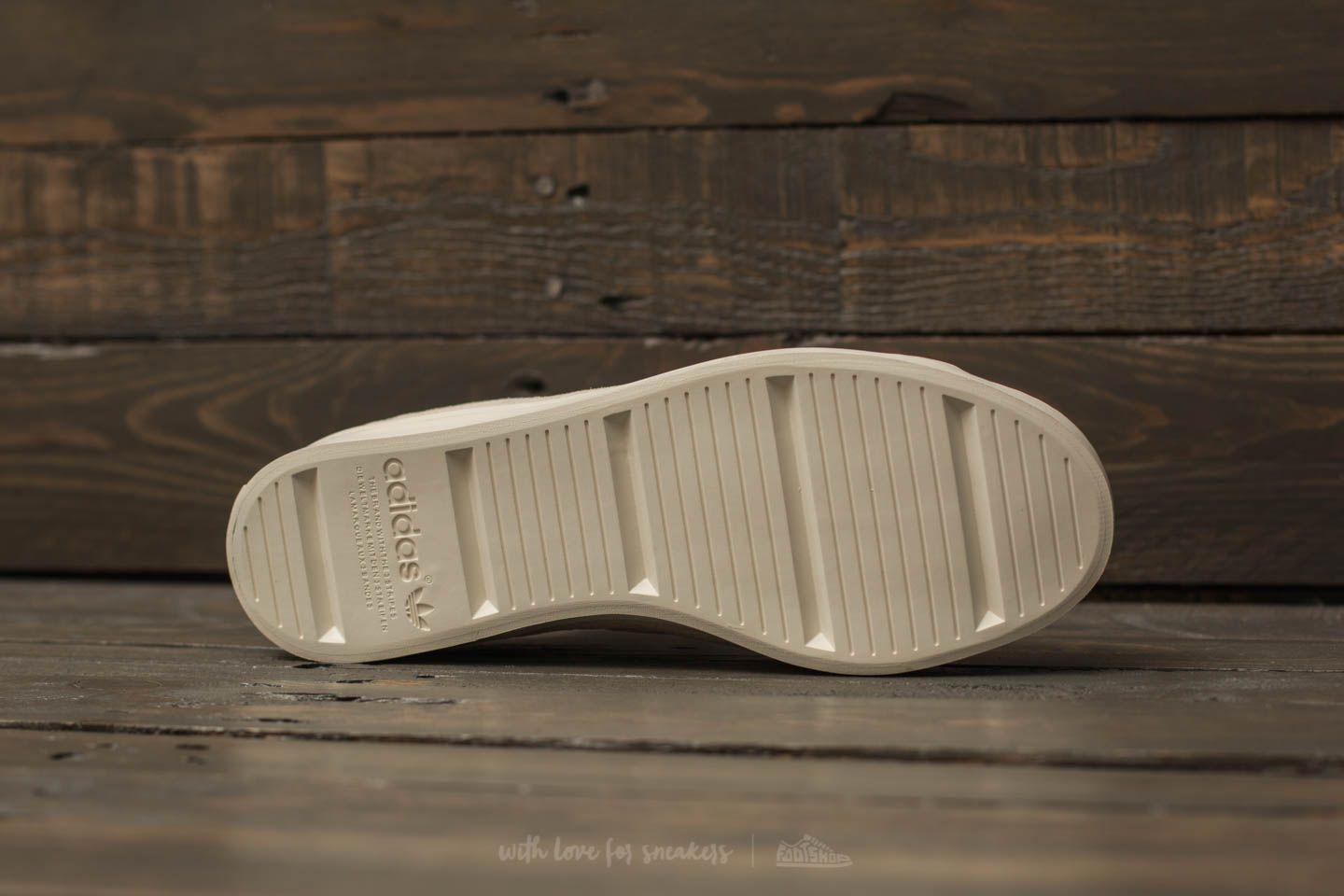 adidas court vantage off white