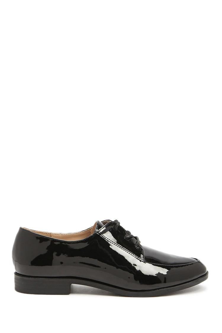 Forever 21 Women�s Faux Patent Leather Oxford Shoe in