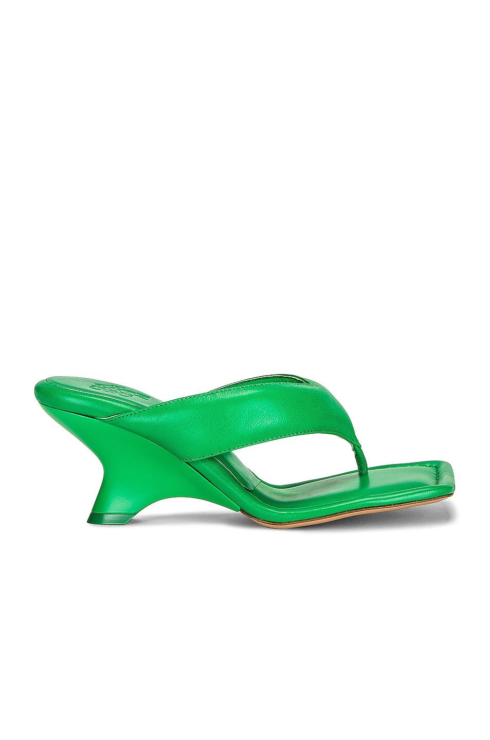 Gia Borghini For Fwrd Leather Thong Wedge Sandal in Green | Lyst