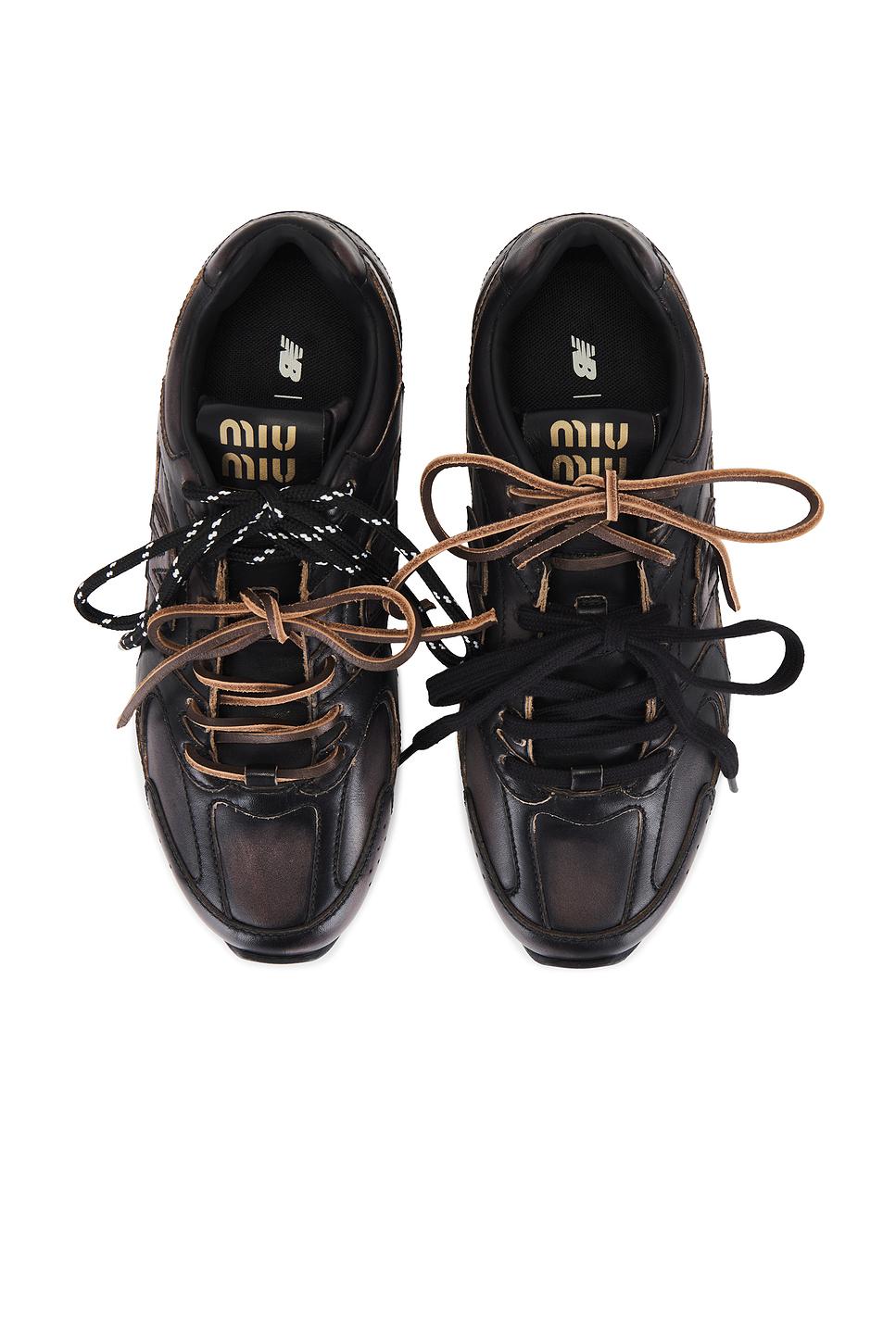 miu-miu-Nero-X-New-Balance-