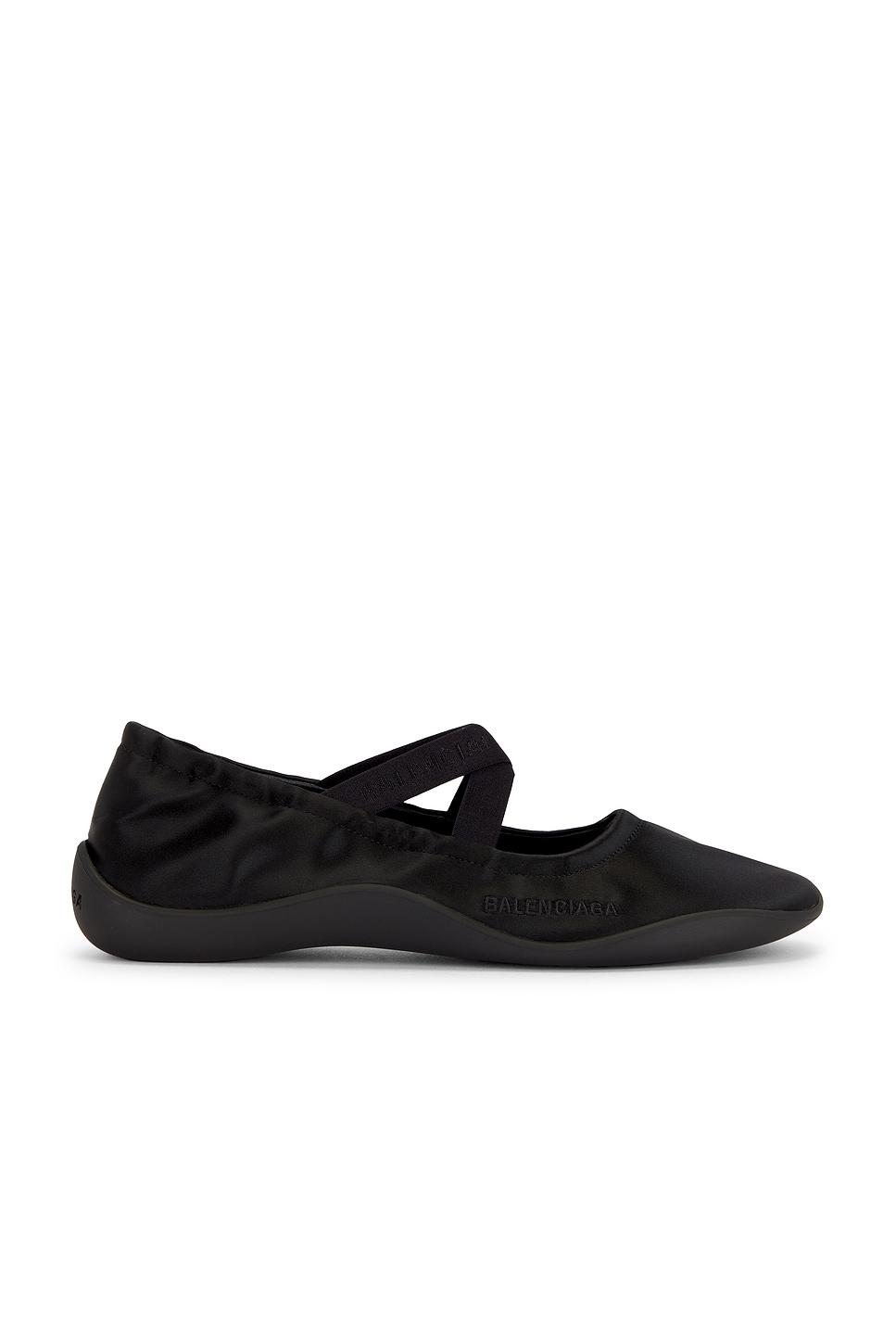 Balenciaga Black Flats Sleek Modern Design Bow-detail leather ballet flats in black - Balenciaga  main image 2