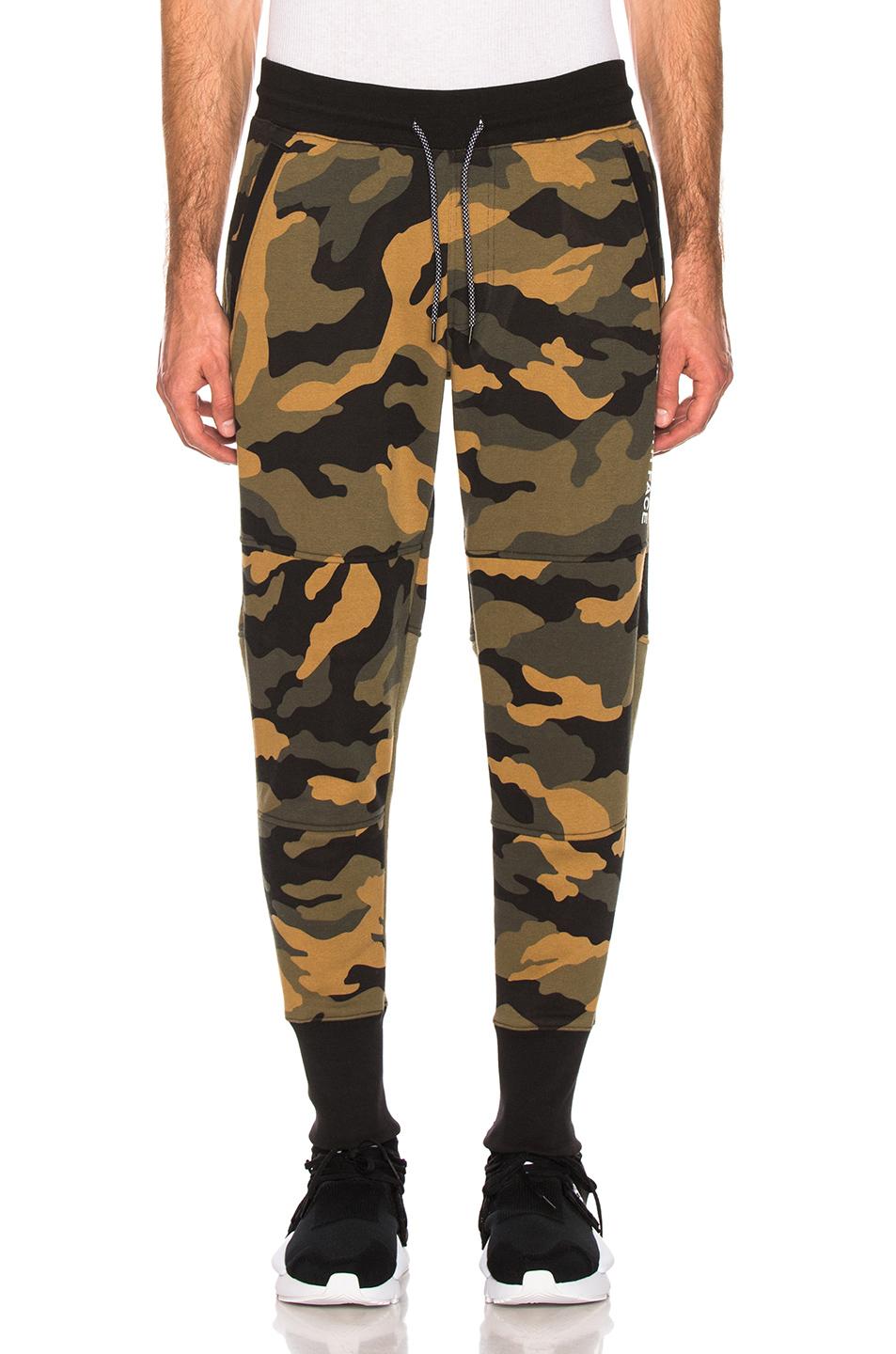 The North Face Cotton Camouflage Track Pants in Green for Men | Lyst