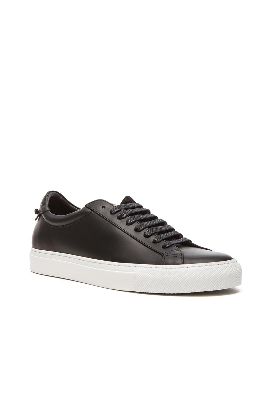 Givenchy Knot Leather Trainers in Black 