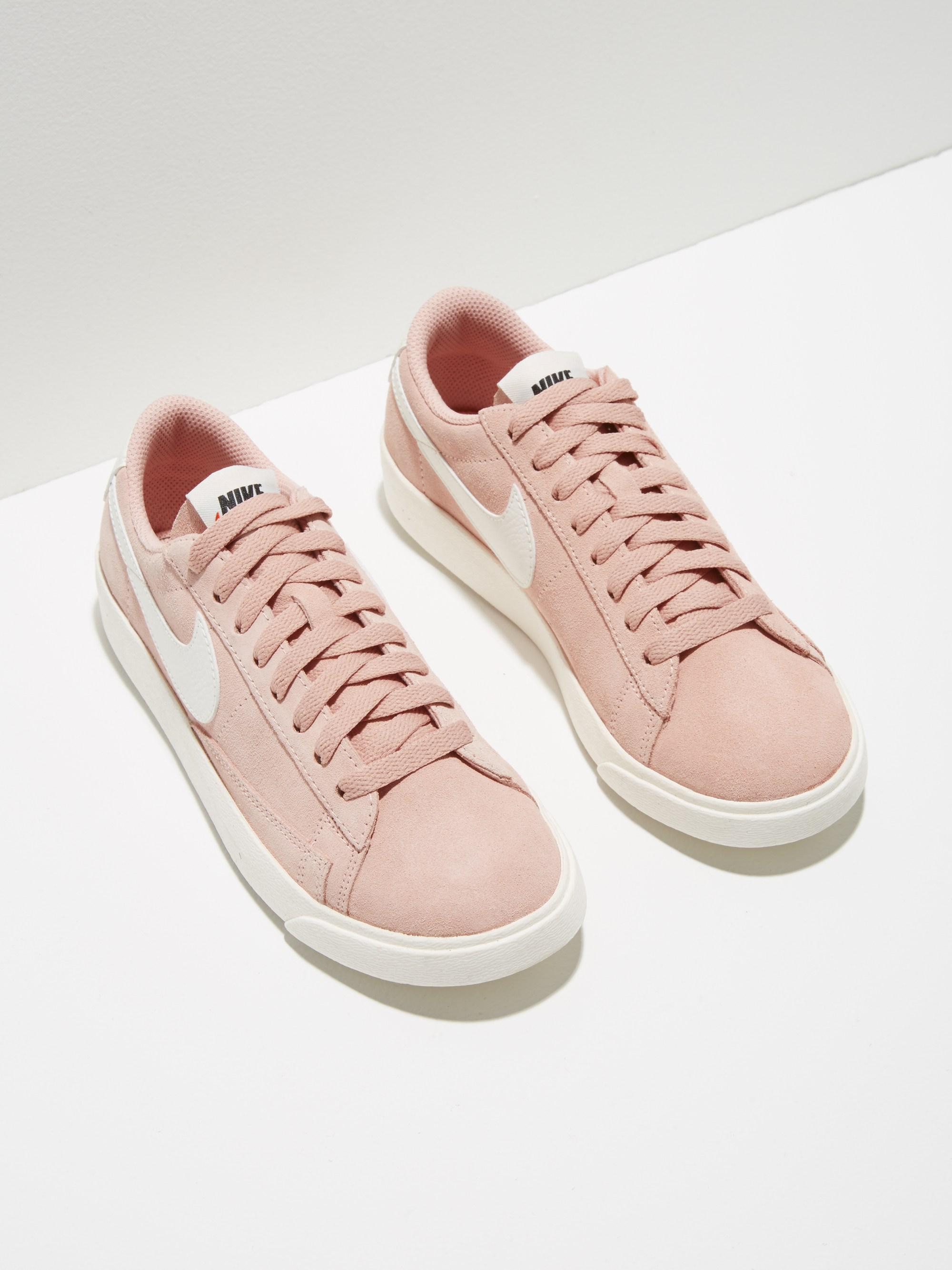 nike blazer low coral stardust