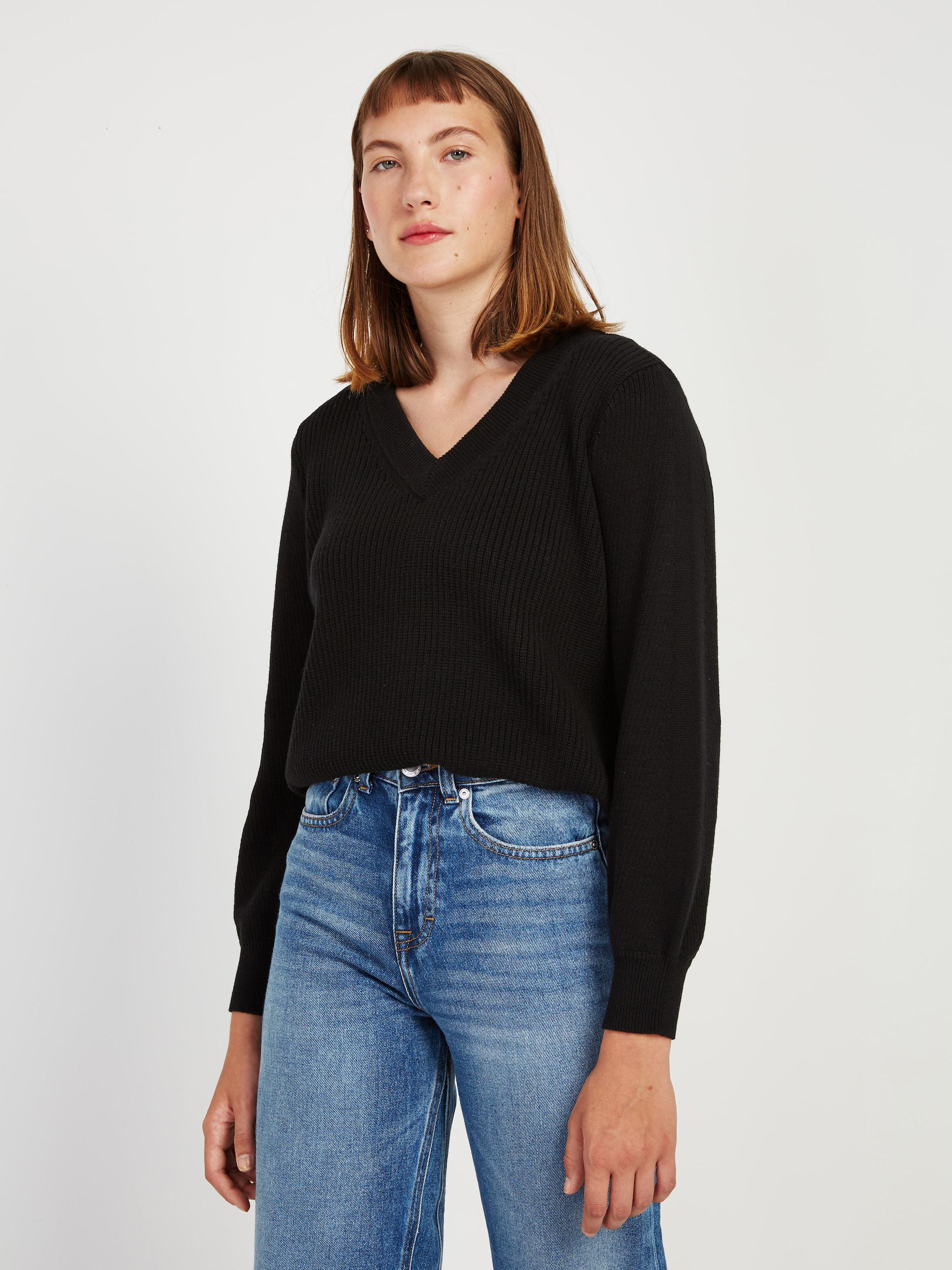 black cotton v neck sweater