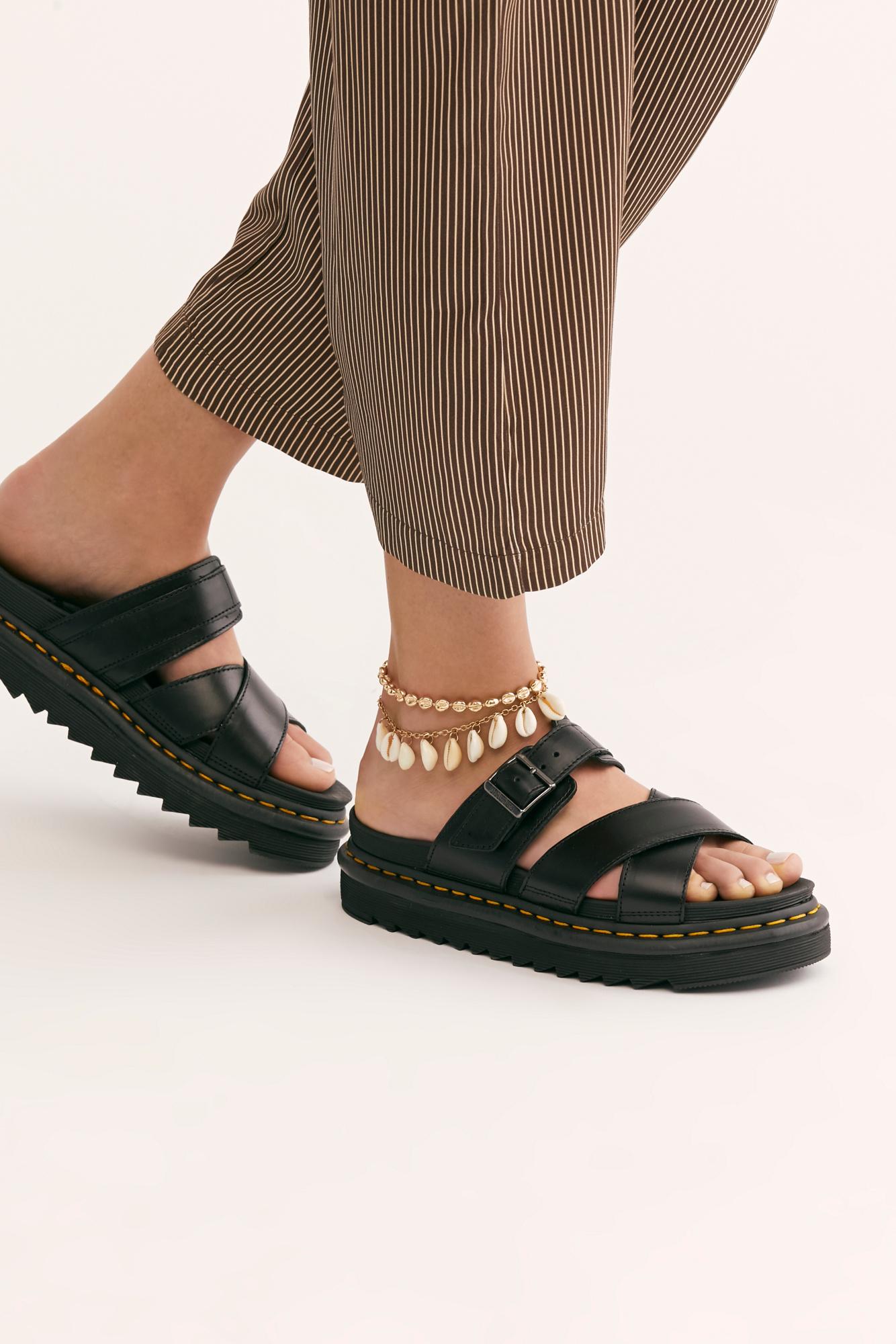 dr martens ryker sandals in black