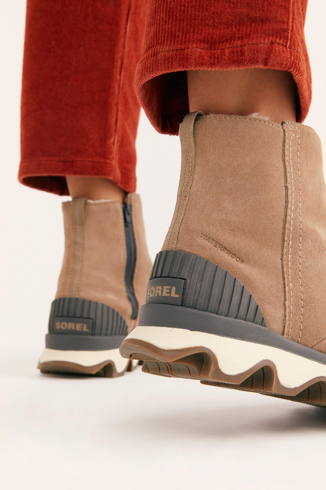 sorel kinetic short weather boot