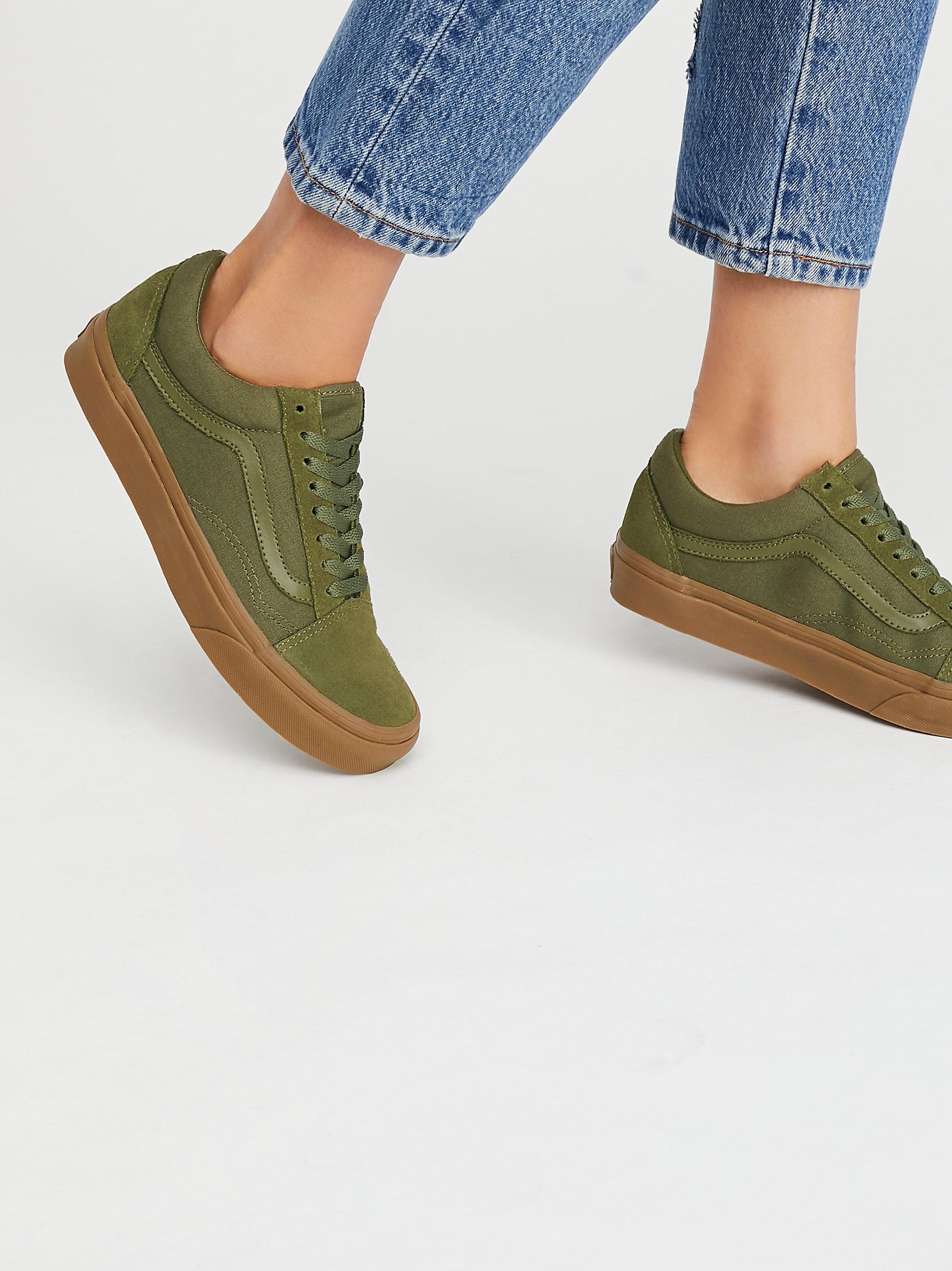 ua old skool gum sneaker